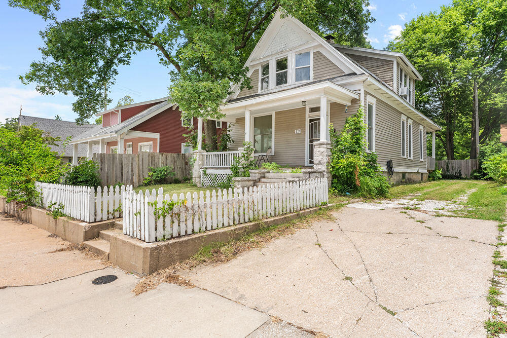 Photo 2 - Residential for sale – 531 E Division Street  Springfield, MO