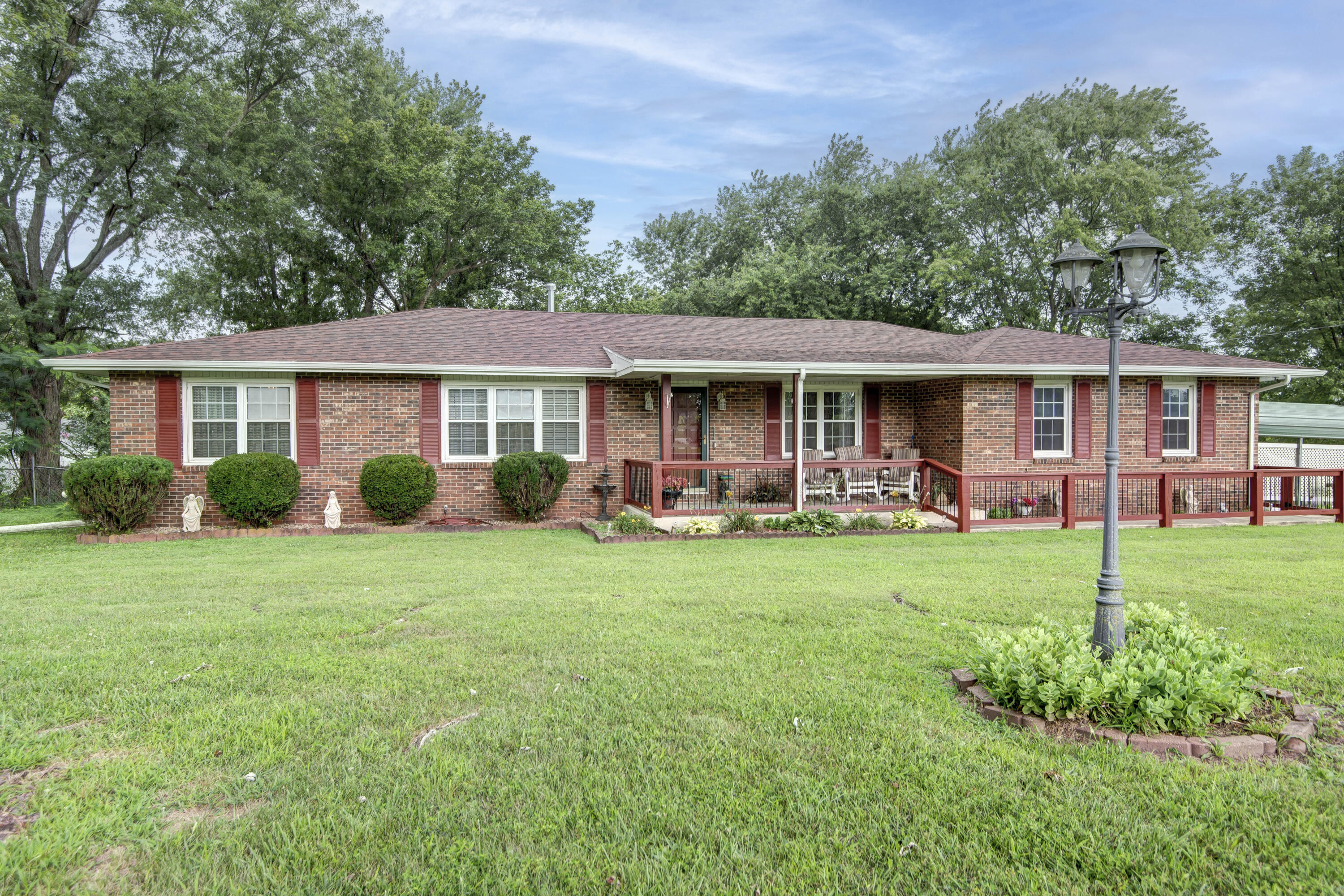 Photo 2 - Residential for sale – 2369 N Farm Road 101   Springfield, MO