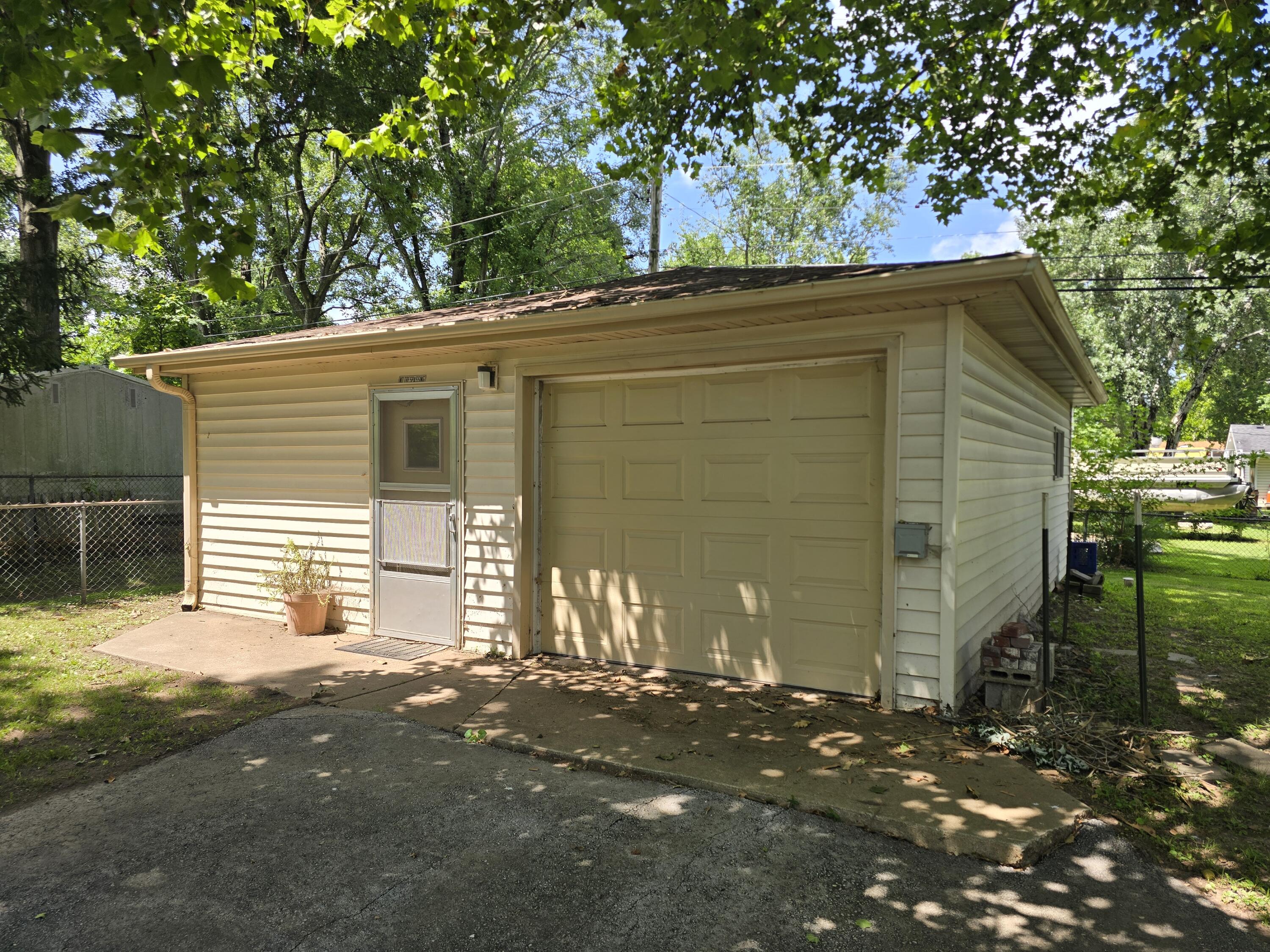 Photo 13 - Residential for sale – 4321 S Ridgecrest Drive  Springfield, MO