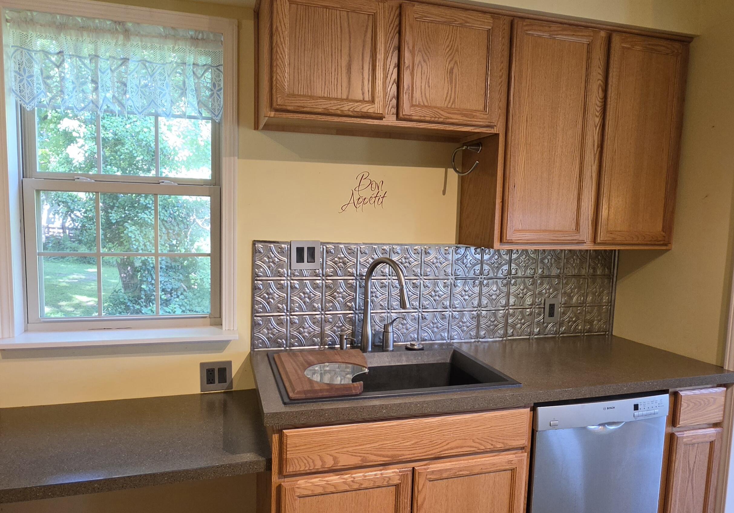 Photo 14 - Residential for sale – 292 W South Street  Hartville, MO
