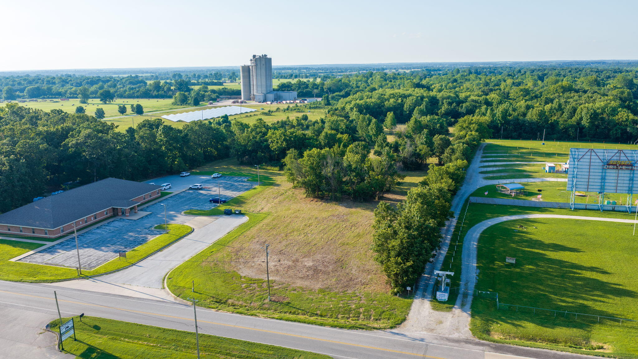 Photo 10 - Land for sale – 00 E Church Street  Aurora, MO