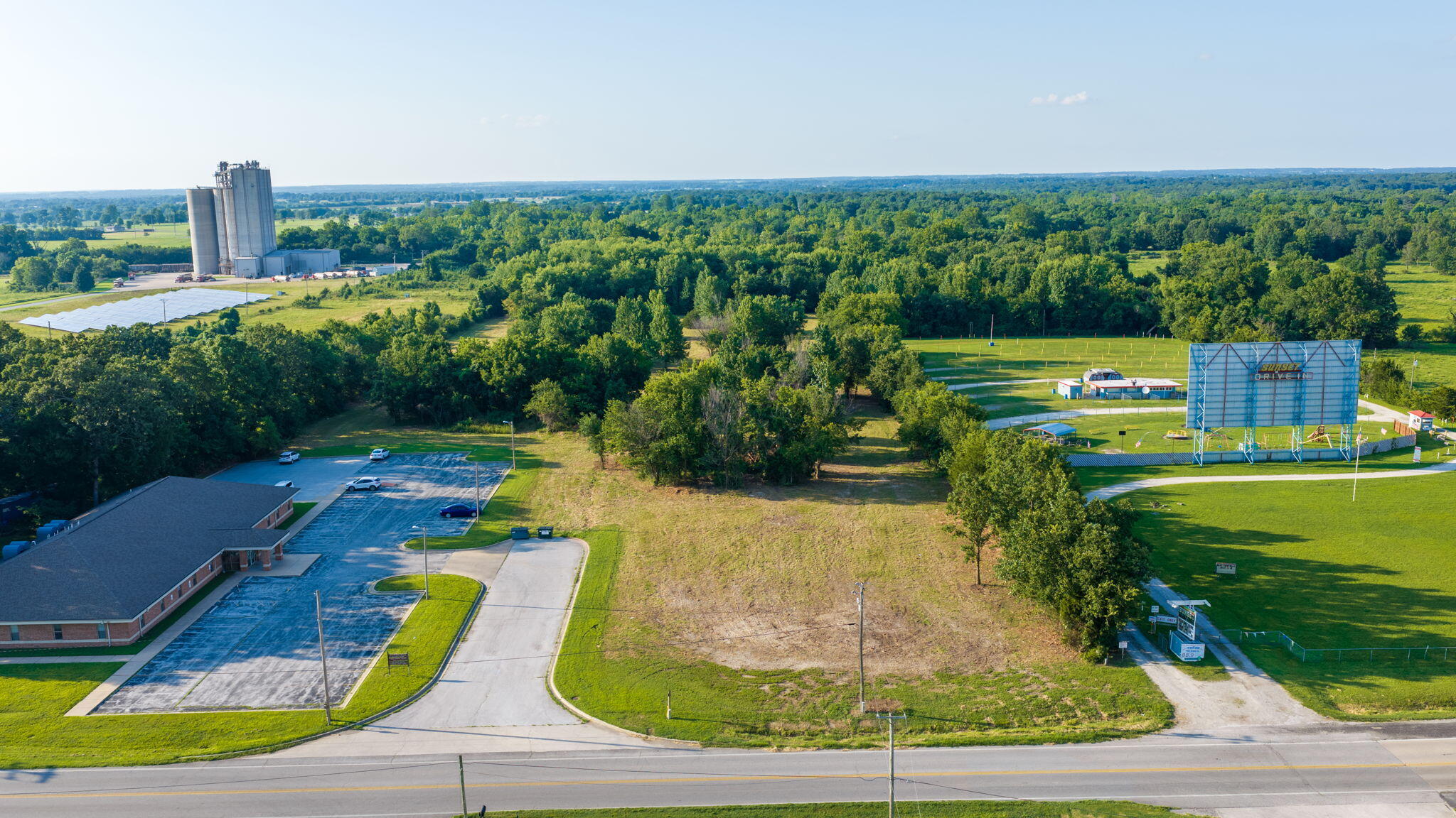 Photo 9 - Land for sale – 00 E Church Street  Aurora, MO