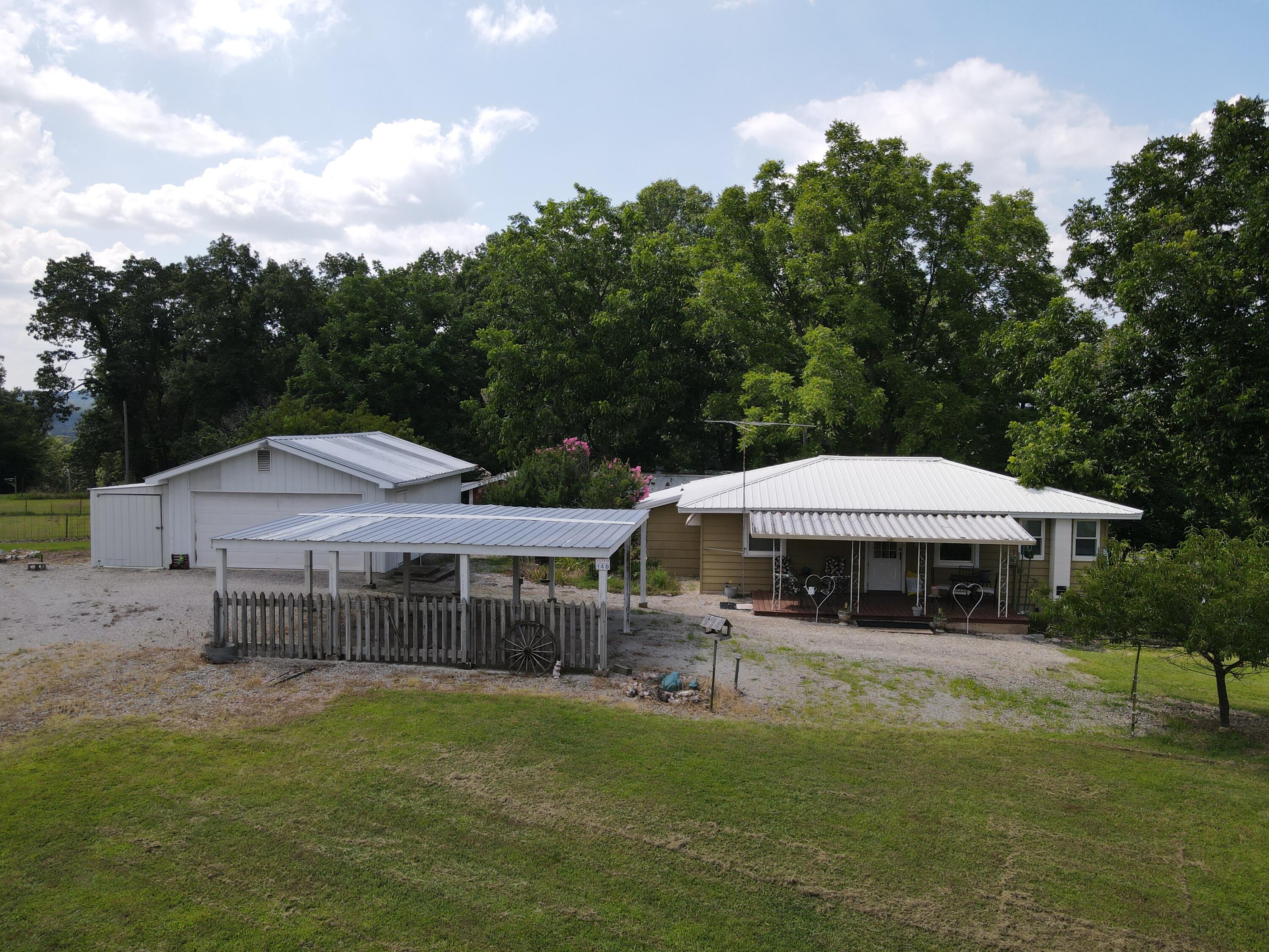 Residential for sale – 140 Cox Road Cedar Creek, MO
