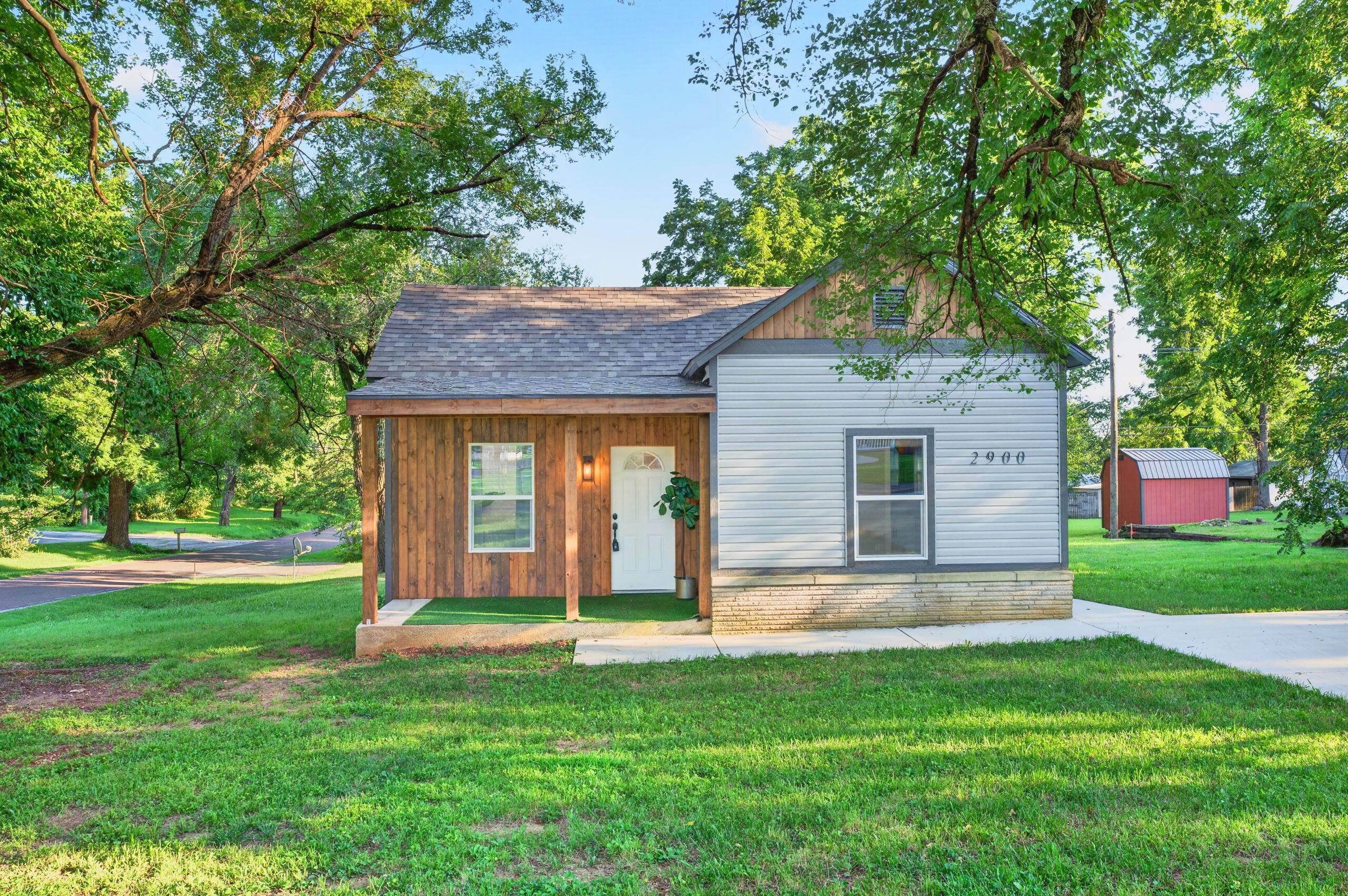 Photo 3 - Residential for sale – 2900 W Lombard Street  Springfield, MO