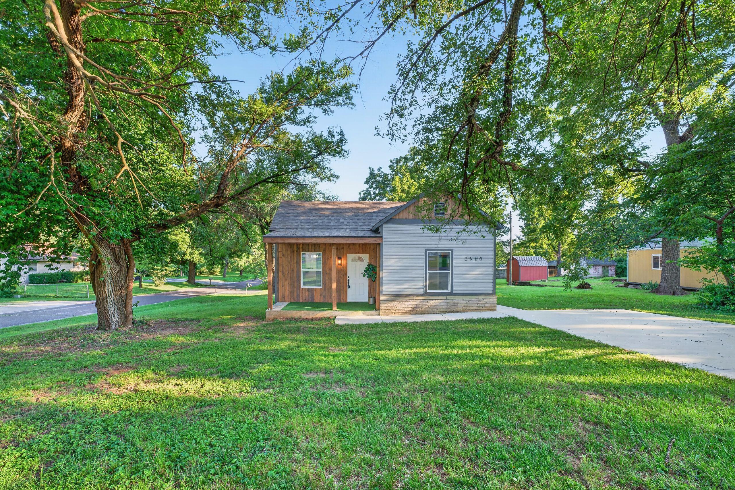 Photo 2 - Residential for sale – 2900 W Lombard Street  Springfield, MO