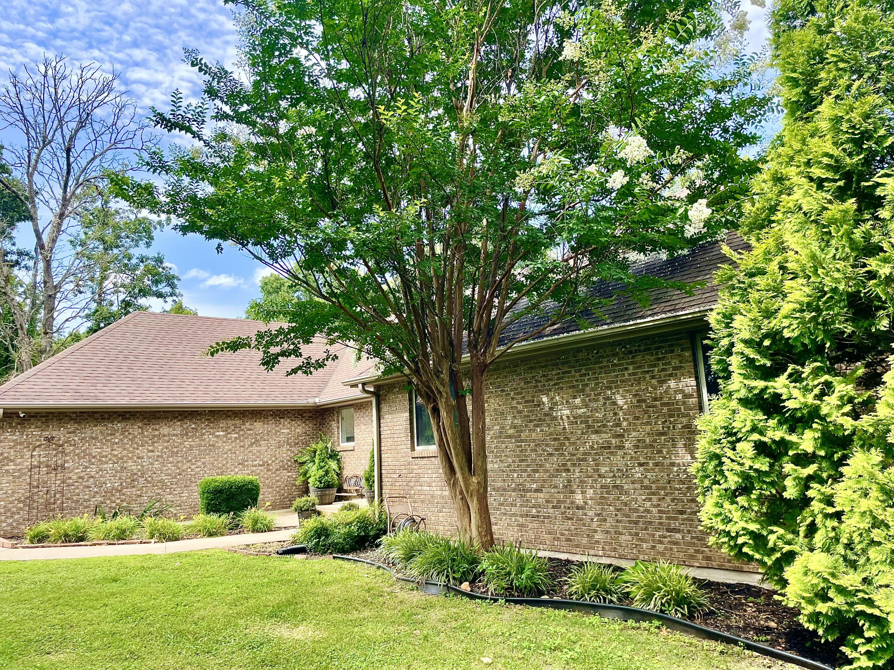 Photo 5 - Residential for sale – 4025  Deer Ridge Street  Neosho, MO