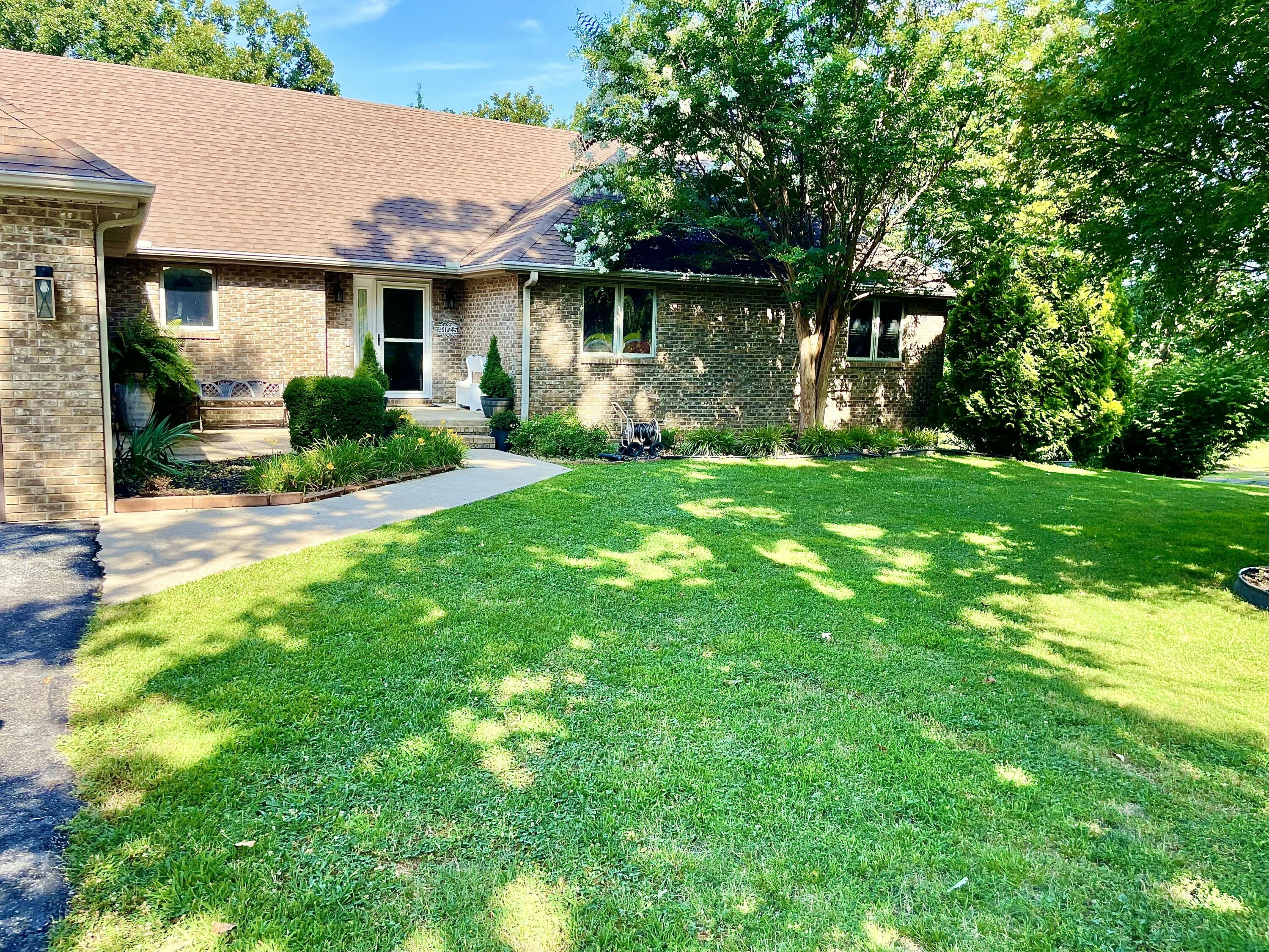 Photo 3 - Residential for sale – 4025  Deer Ridge Street  Neosho, MO