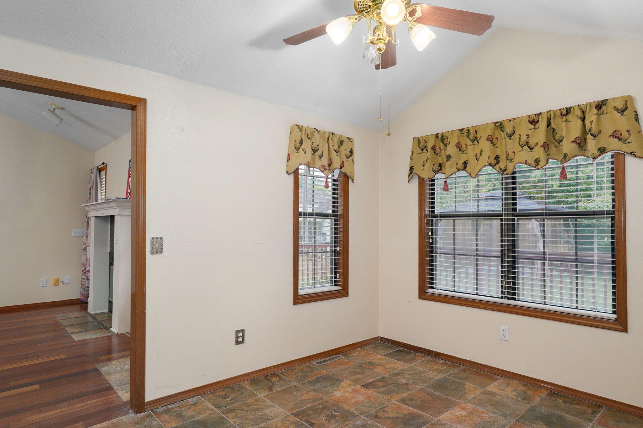 Photo 13 - Residential for sale – 212 N Meadow Street  Nixa, MO