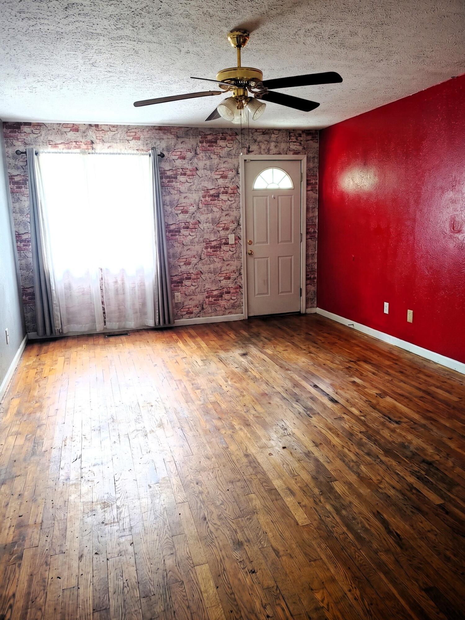 Photo 4 - Residential for sale – 713 E Locust Street  Bolivar, MO