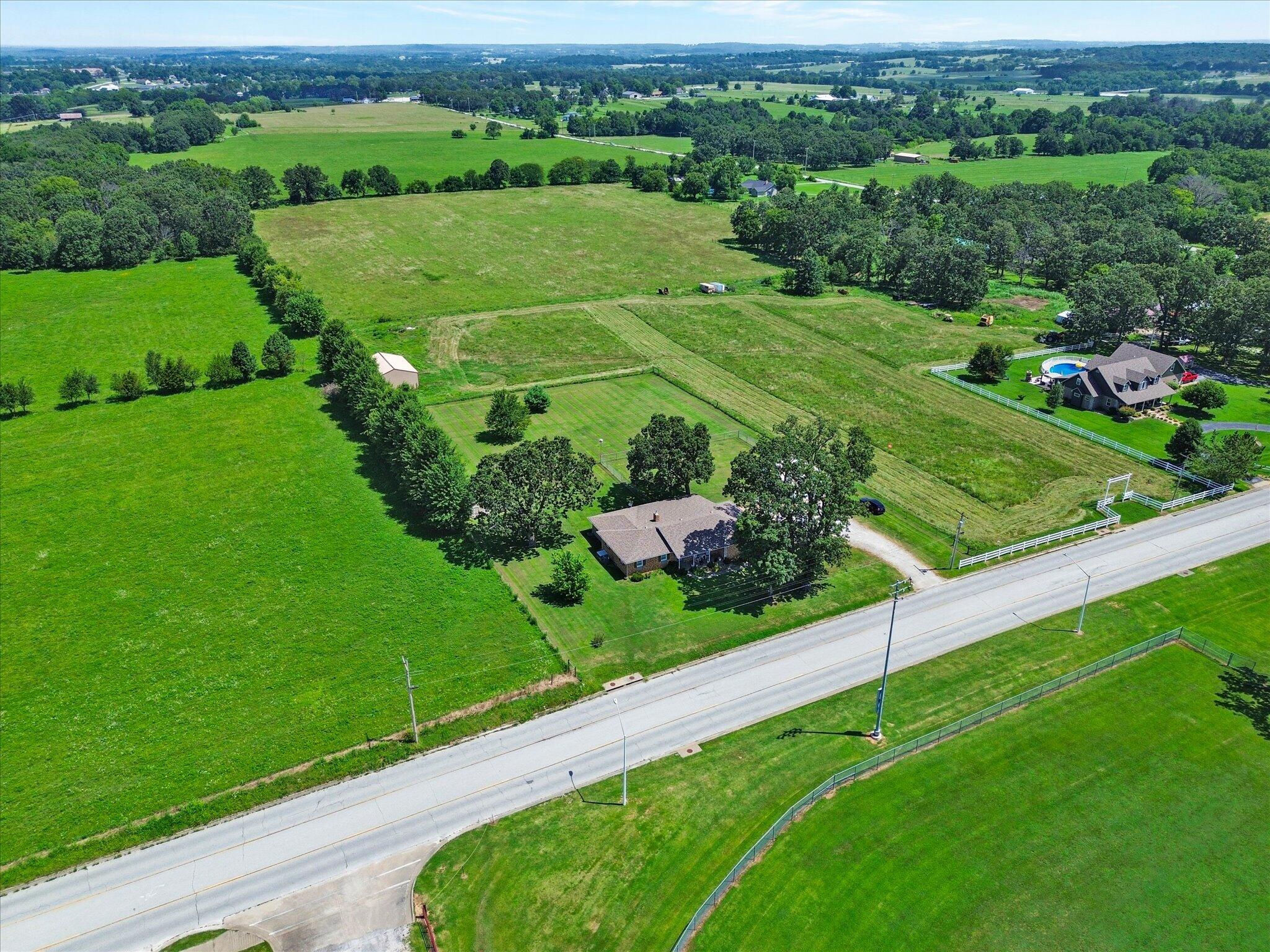 Photo 30 - Residential for sale – 1731 E Aldrich Road  Bolivar, MO