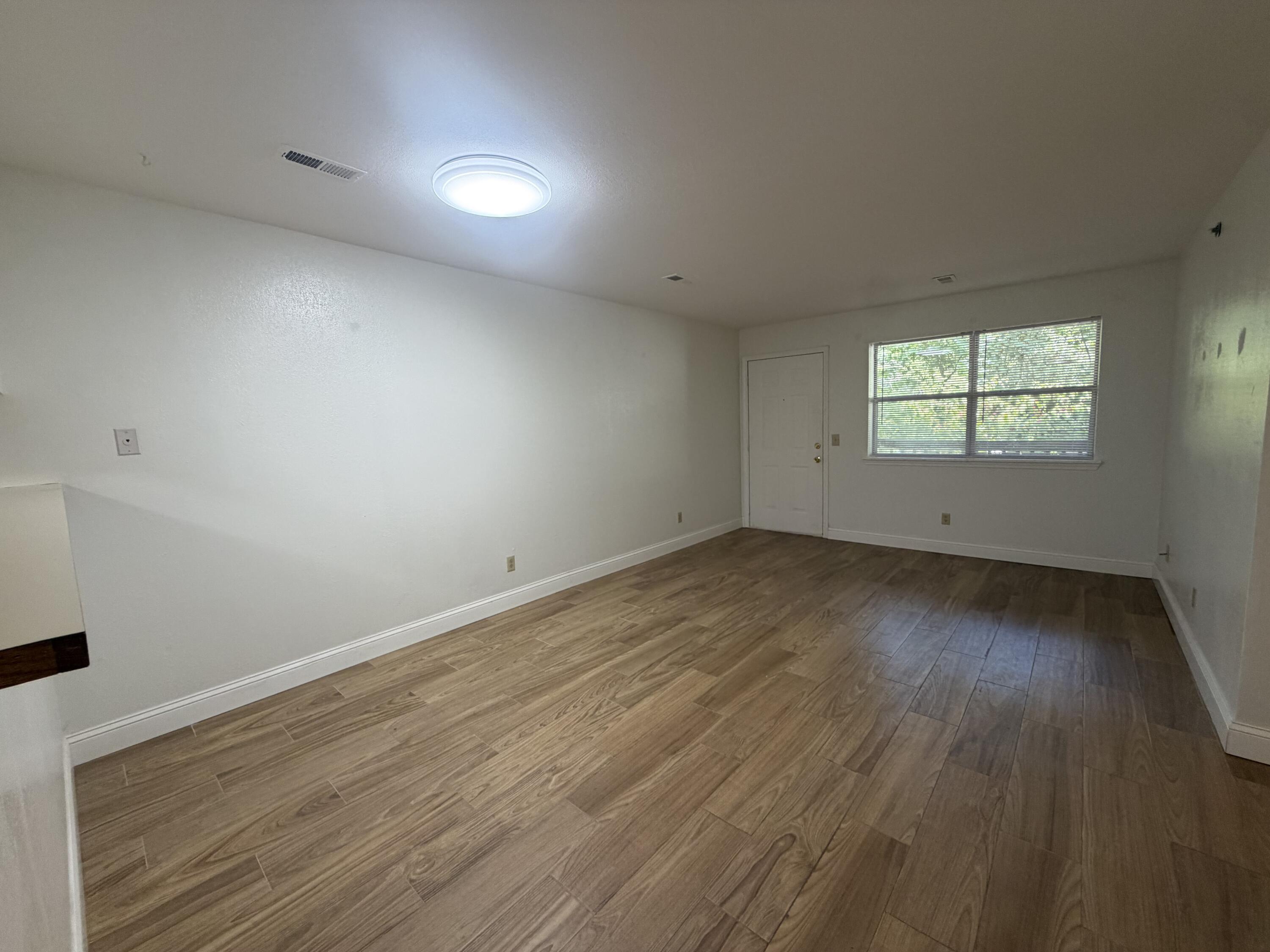 Photo 6 - Residential Lease for sale – 428  Kays Lane  Hollister, MO