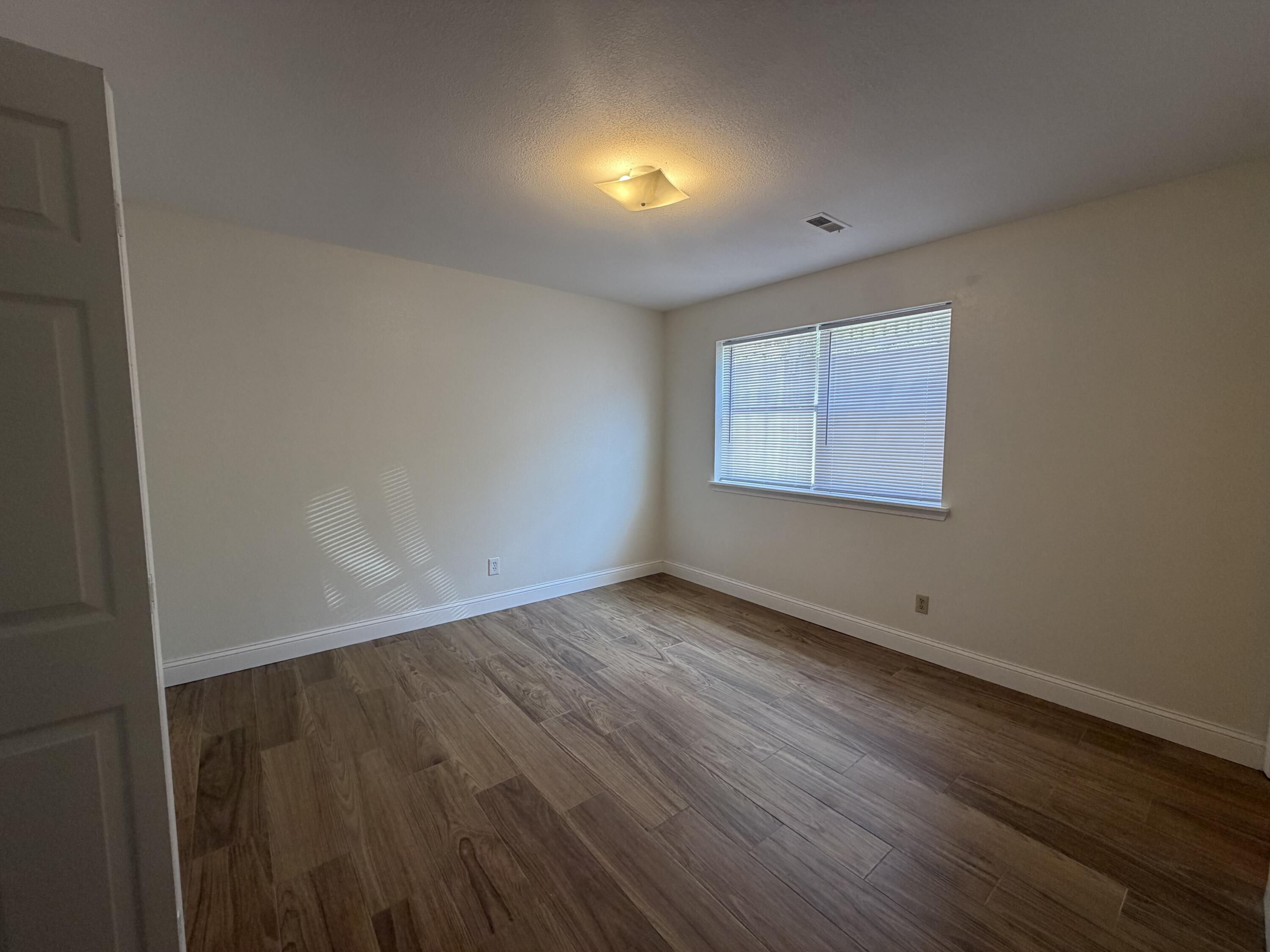 Photo 11 - Residential Lease for sale – 428  Kays Lane  Hollister, MO