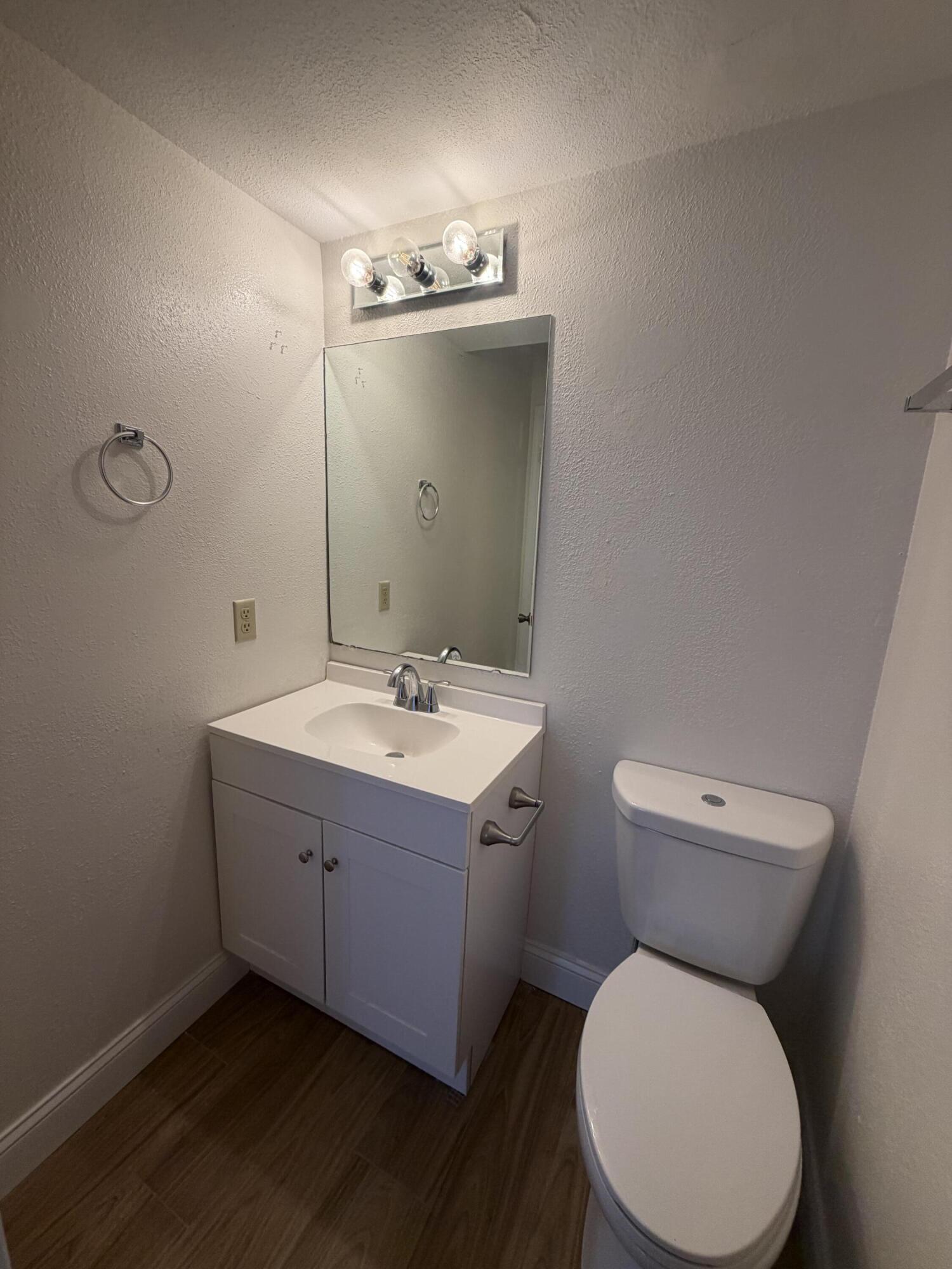 Photo 13 - Residential Lease for sale – 428  Kays Lane  Hollister, MO