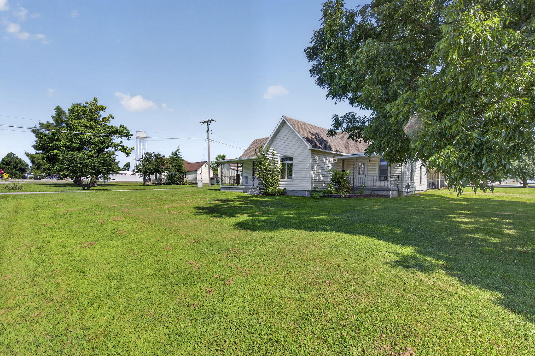 Photo 6 - Residential for sale – 117 E Summit Avenue  Seymour, MO