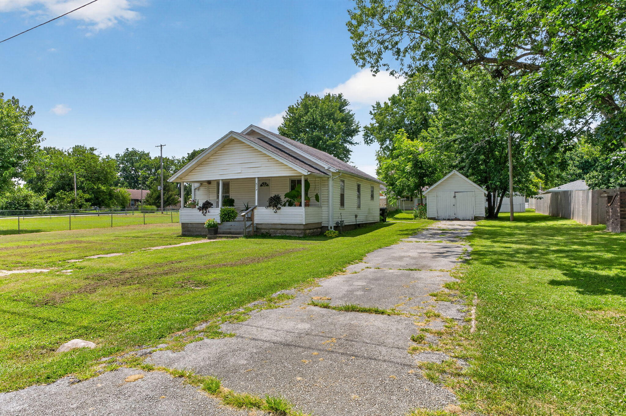 Photo 5 - Residential for sale – 517 S Missouri Street  Marionville, MO