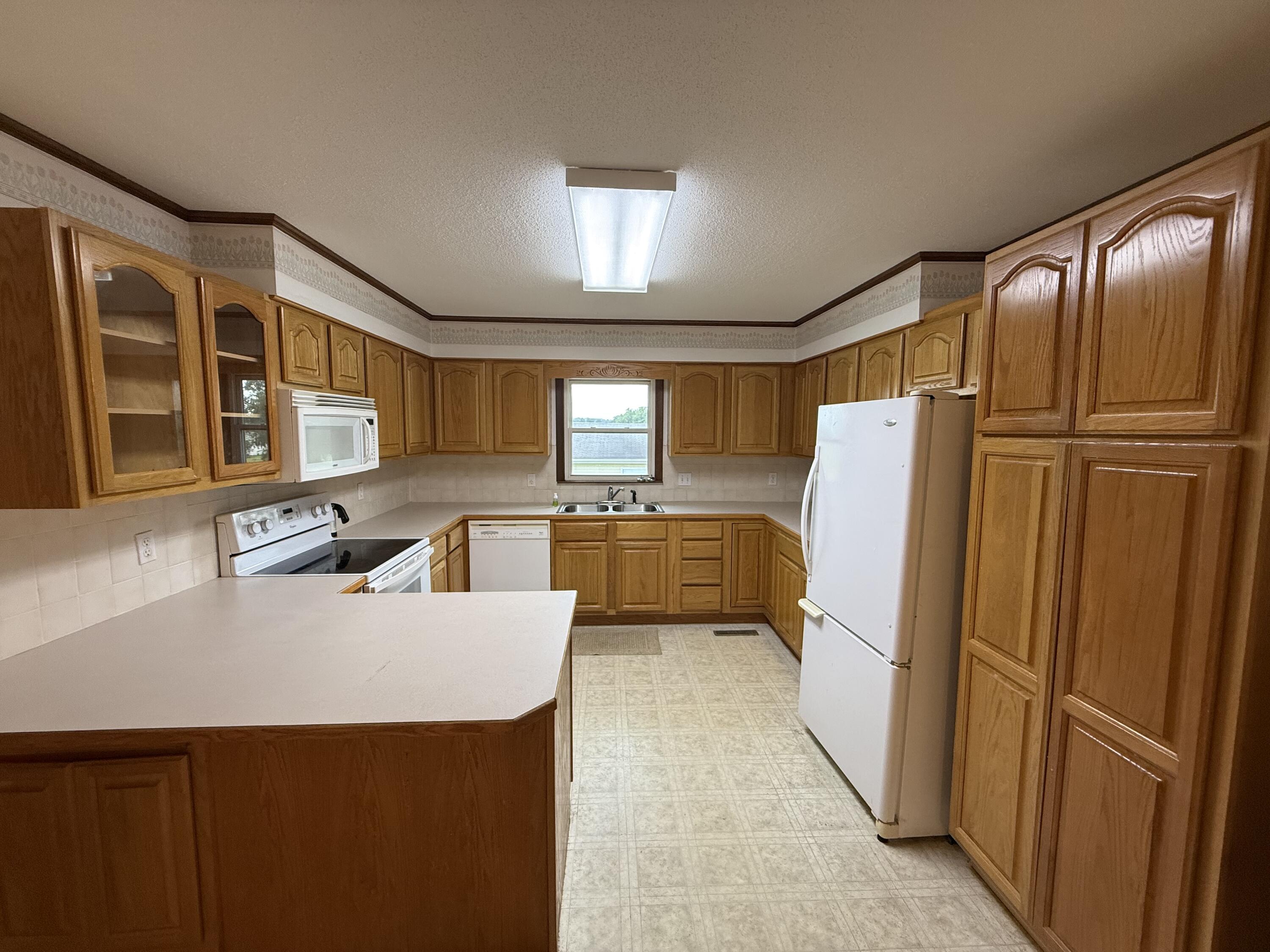 Photo 8 - Residential for sale – 12376  Biram Drive  Plato, MO