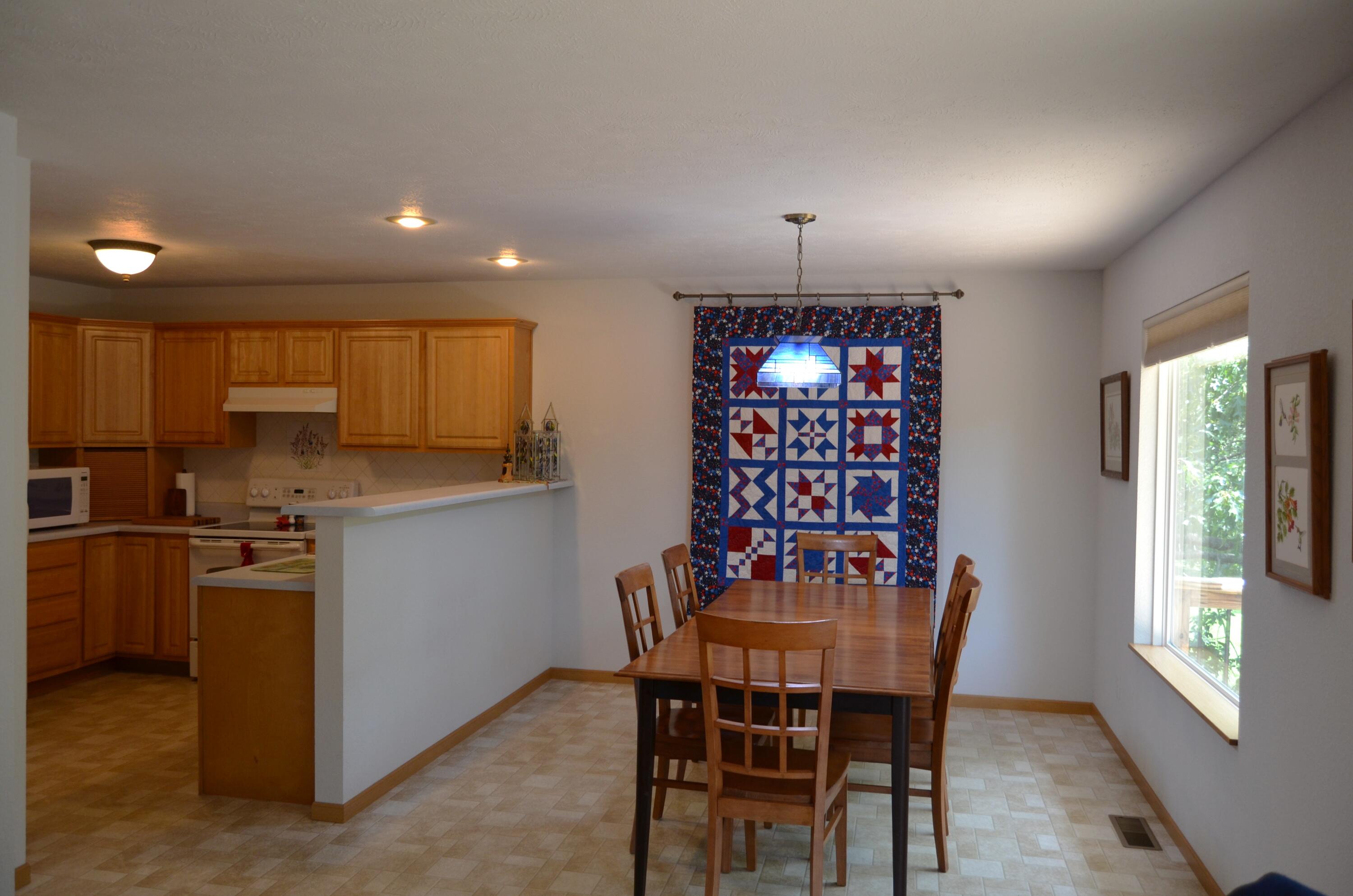 Photo 7 - Residential for sale – 160  Micahs Xing   Reeds Spring, MO