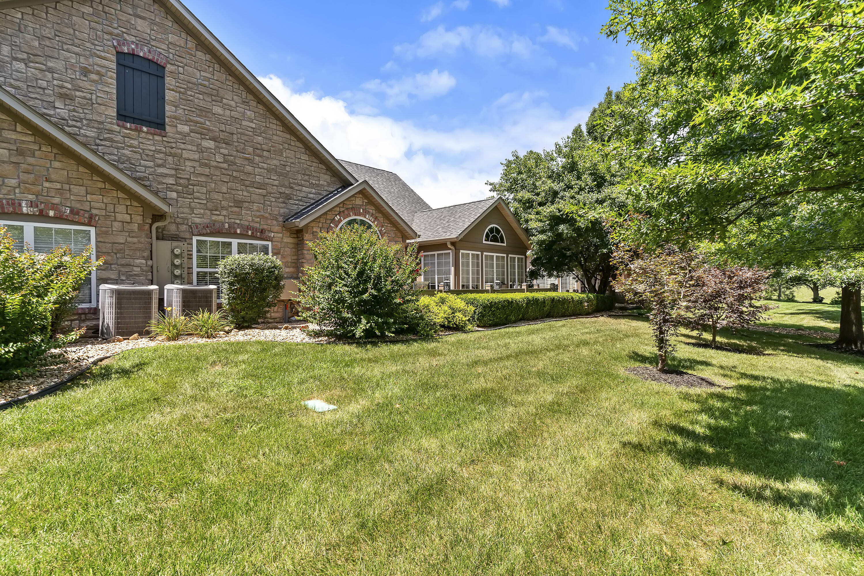 Photo 3 - Residential for sale – 800 E Kings Mead Circle  Nixa, MO