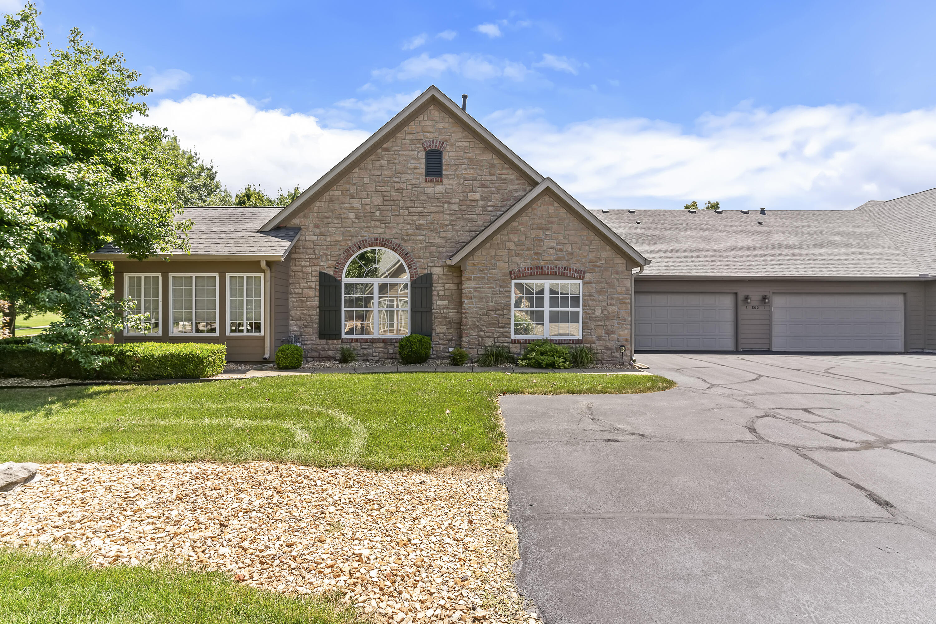 Photo 4 - Residential for sale – 800 E Kings Mead Circle  Nixa, MO