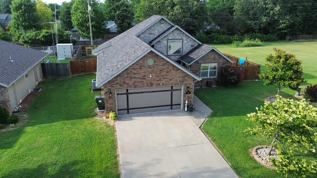 Photo 3 - Residential for sale – 409  Brittany Court  Aurora, MO