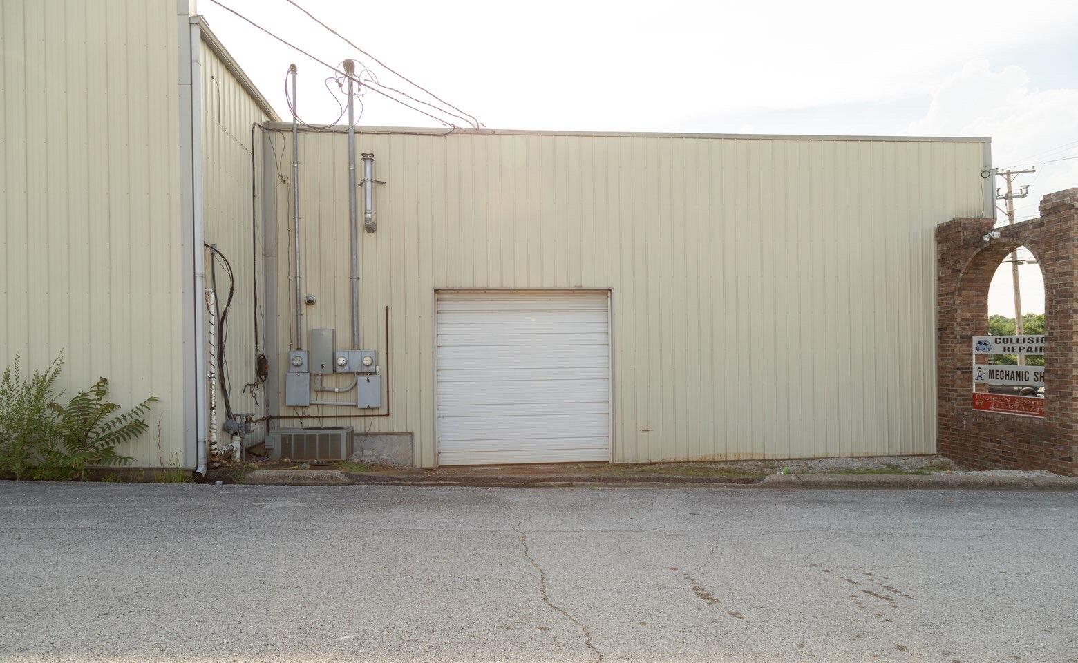 Photo 3 - Commercial Sale for sale – 112 E Davis Street  Stockton, MO