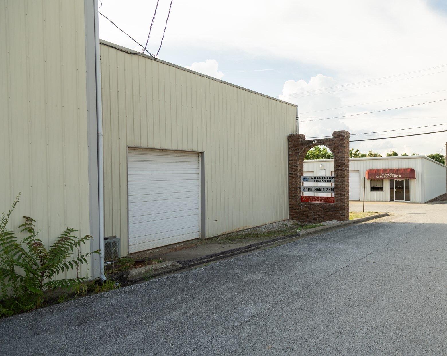 Photo 4 - Commercial Sale for sale – 112 E Davis Street  Stockton, MO
