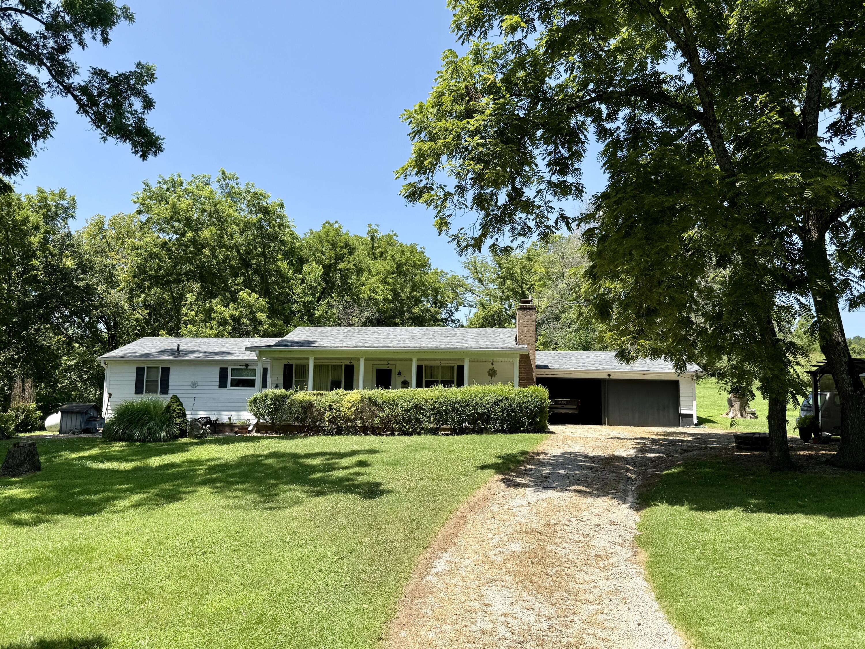 Residential for sale – 2735 Co Road Ava, MO