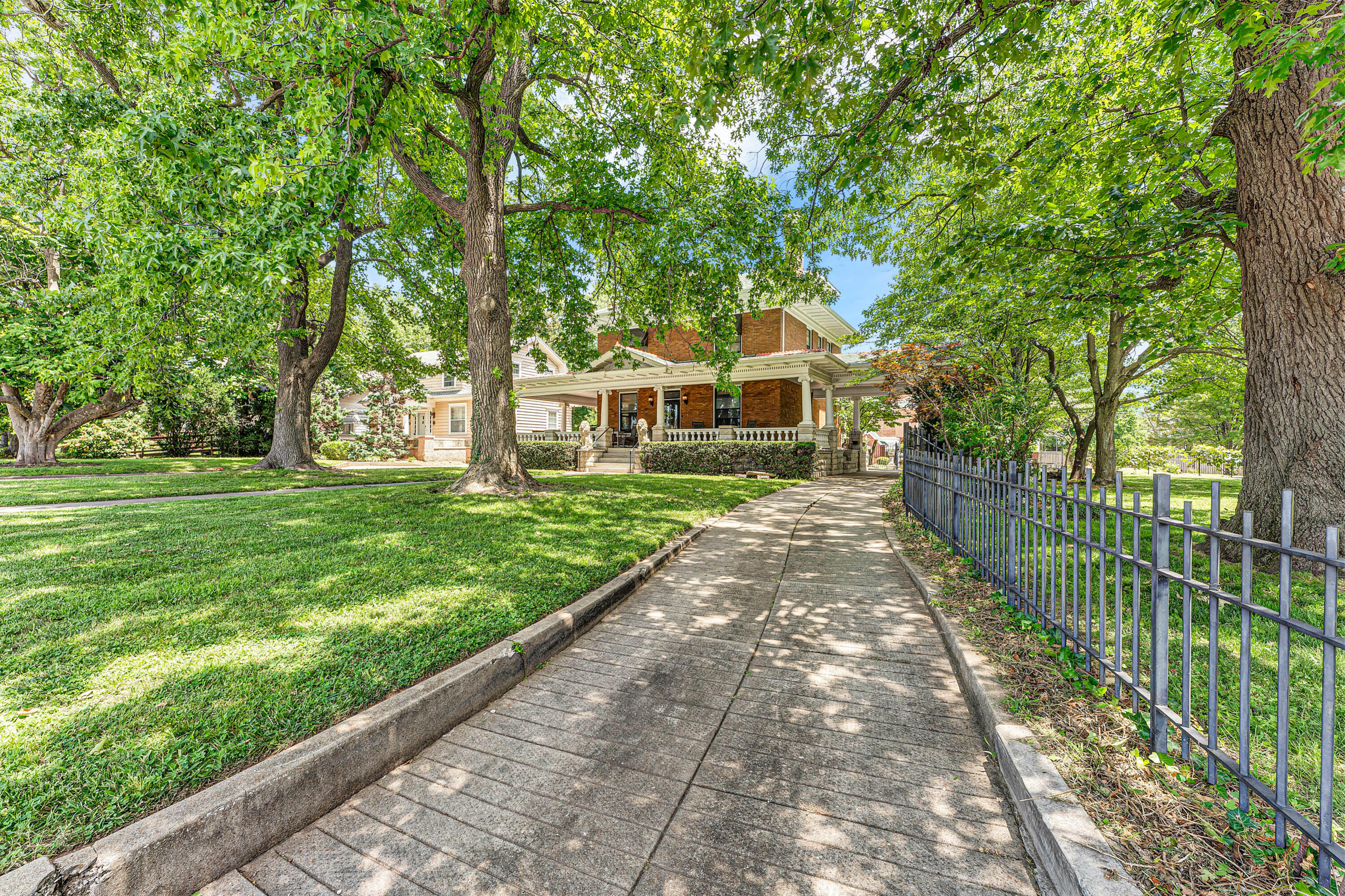 Photo 4 - Residential for sale – 1414 N Benton Avenue  Springfield, MO