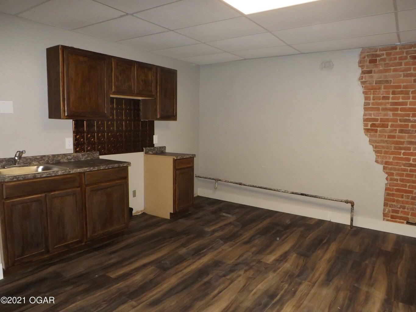 Photo 3 - Residential Income for sale – 122 N Main Street  Granby, MO