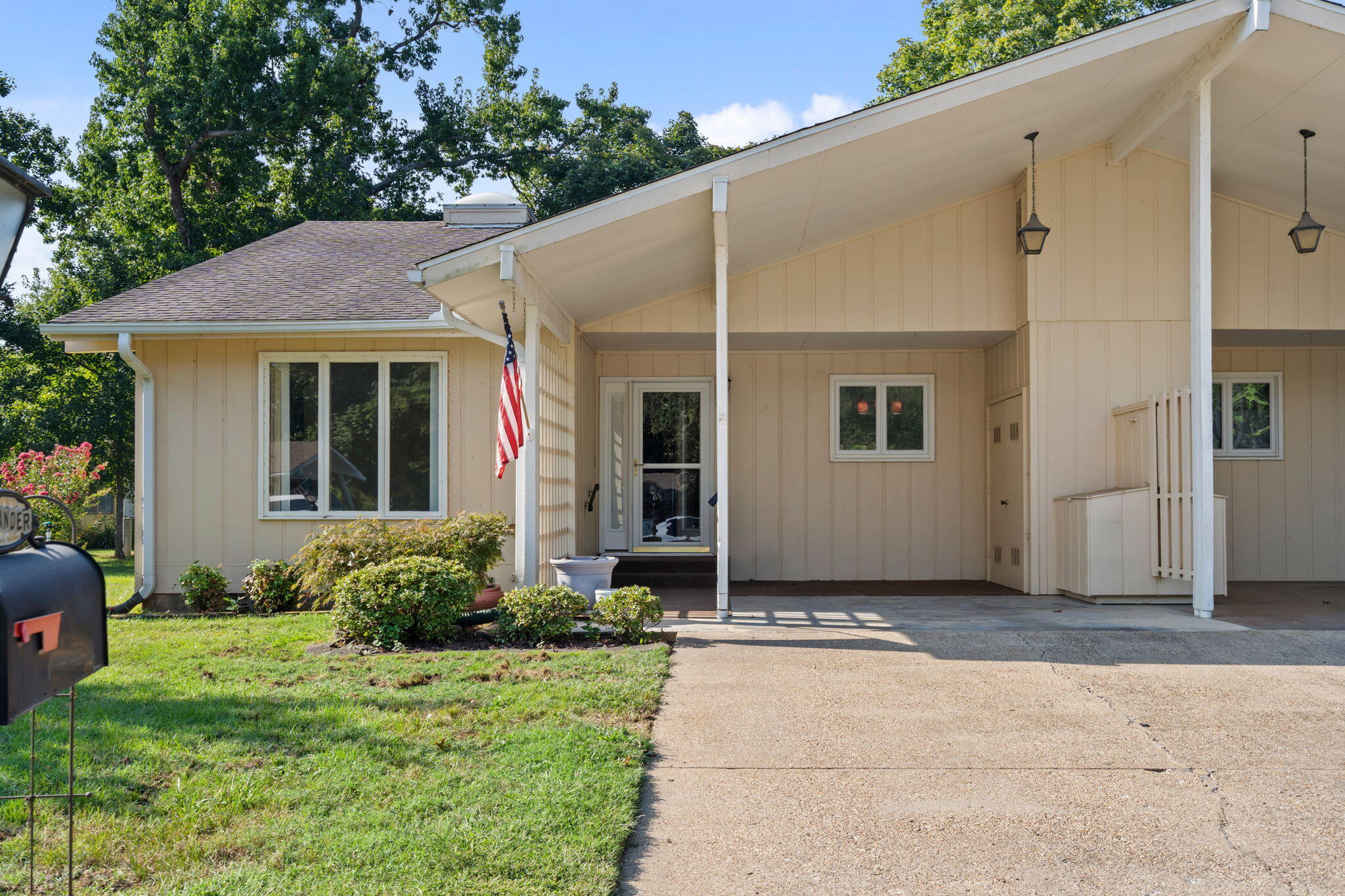 Photo 3 - Residential for sale – 12  Ash Court  Branson, MO