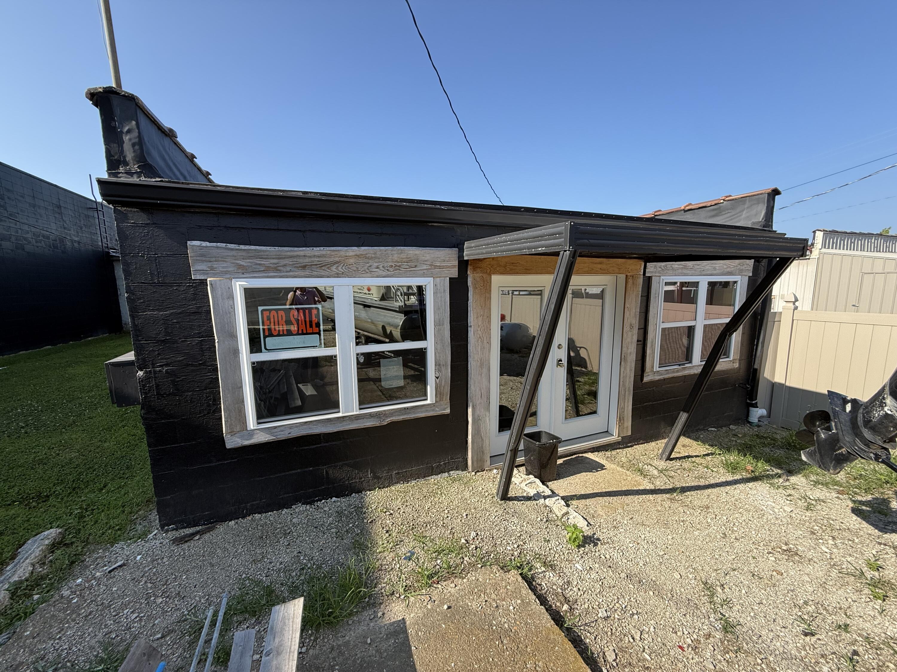 Photo 2 - Commercial Sale for sale – 121 W 2nd Street  Mountain Grove, MO