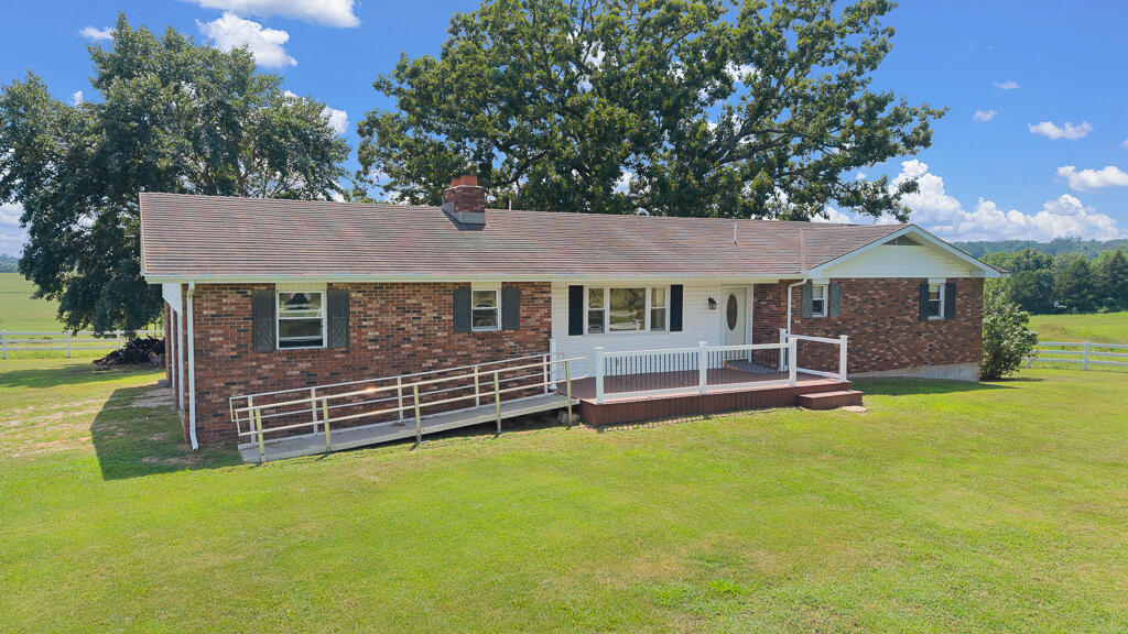 Photo 10 - Residential for sale – 8675  Farm Road 2195   Cassville, MO