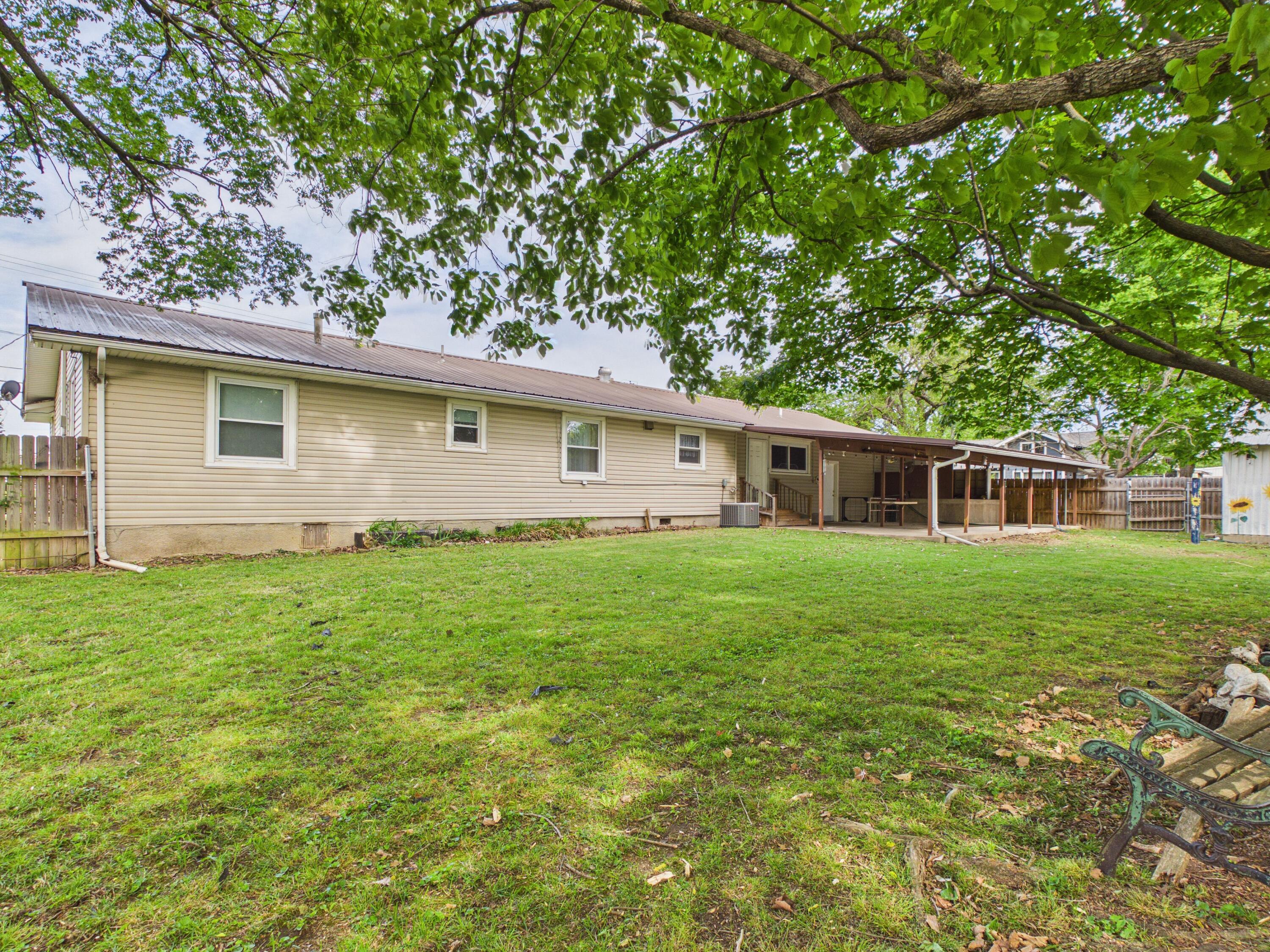 Photo 8 - Residential for sale – 803 N Springfield Street  Berryville, AR