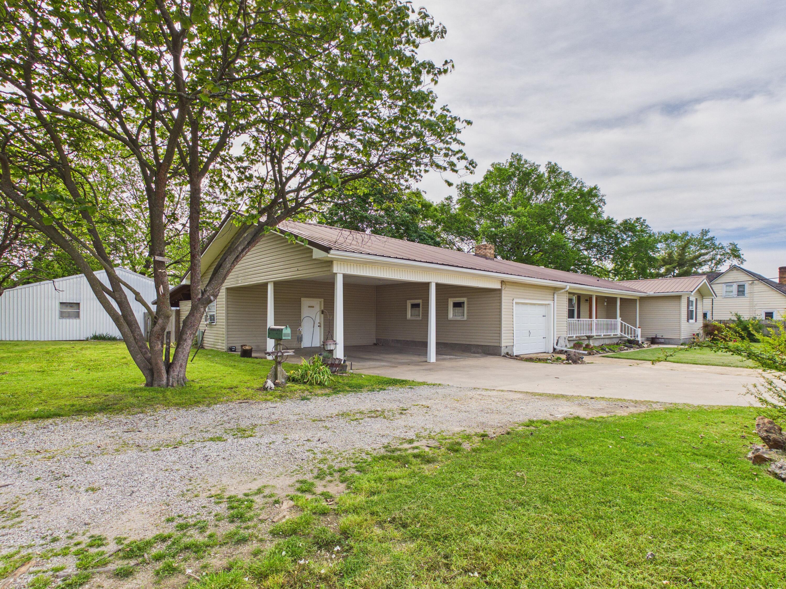 Photo 3 - Residential for sale – 803 N Springfield Street  Berryville, AR