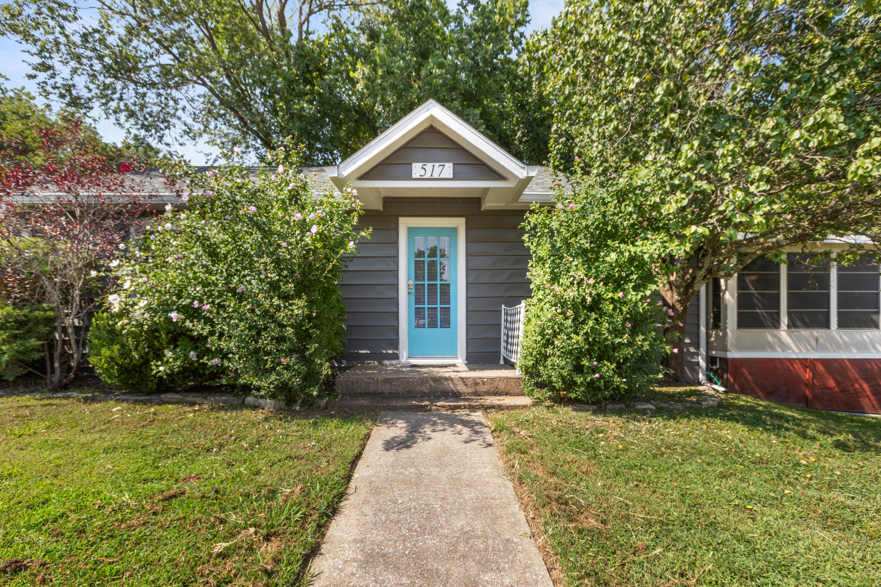 Photo 4 - Residential for sale – 517 W College Street  Branson, MO