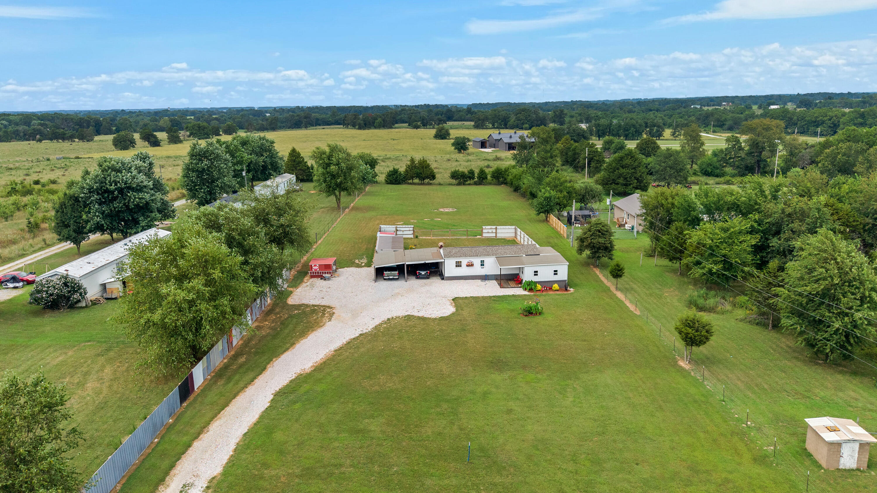 Photo 8 - Residential for sale – 11318  Private Road 2207   Cassville, MO