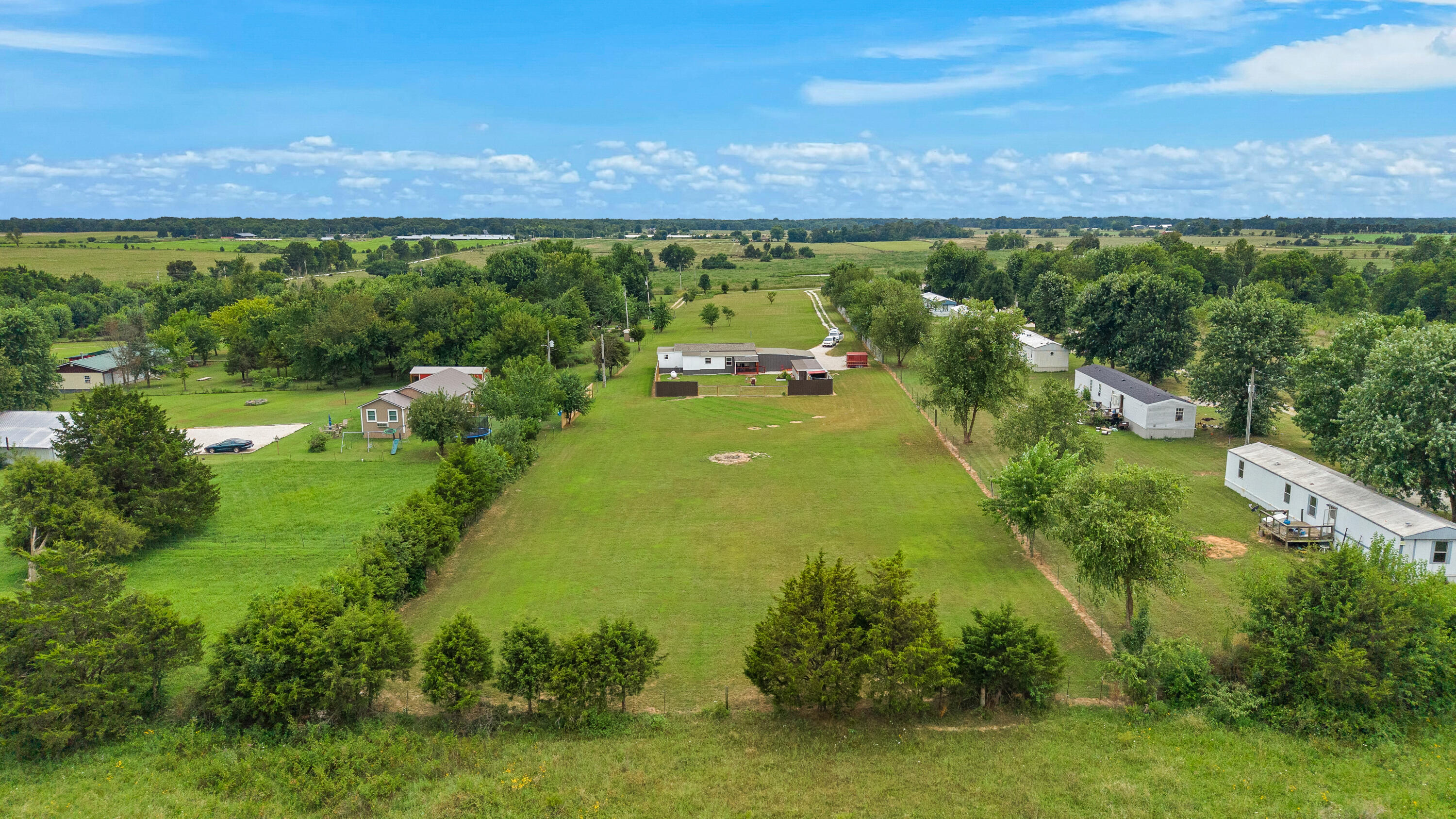 Photo 7 - Residential for sale – 11318  Private Road 2207   Cassville, MO