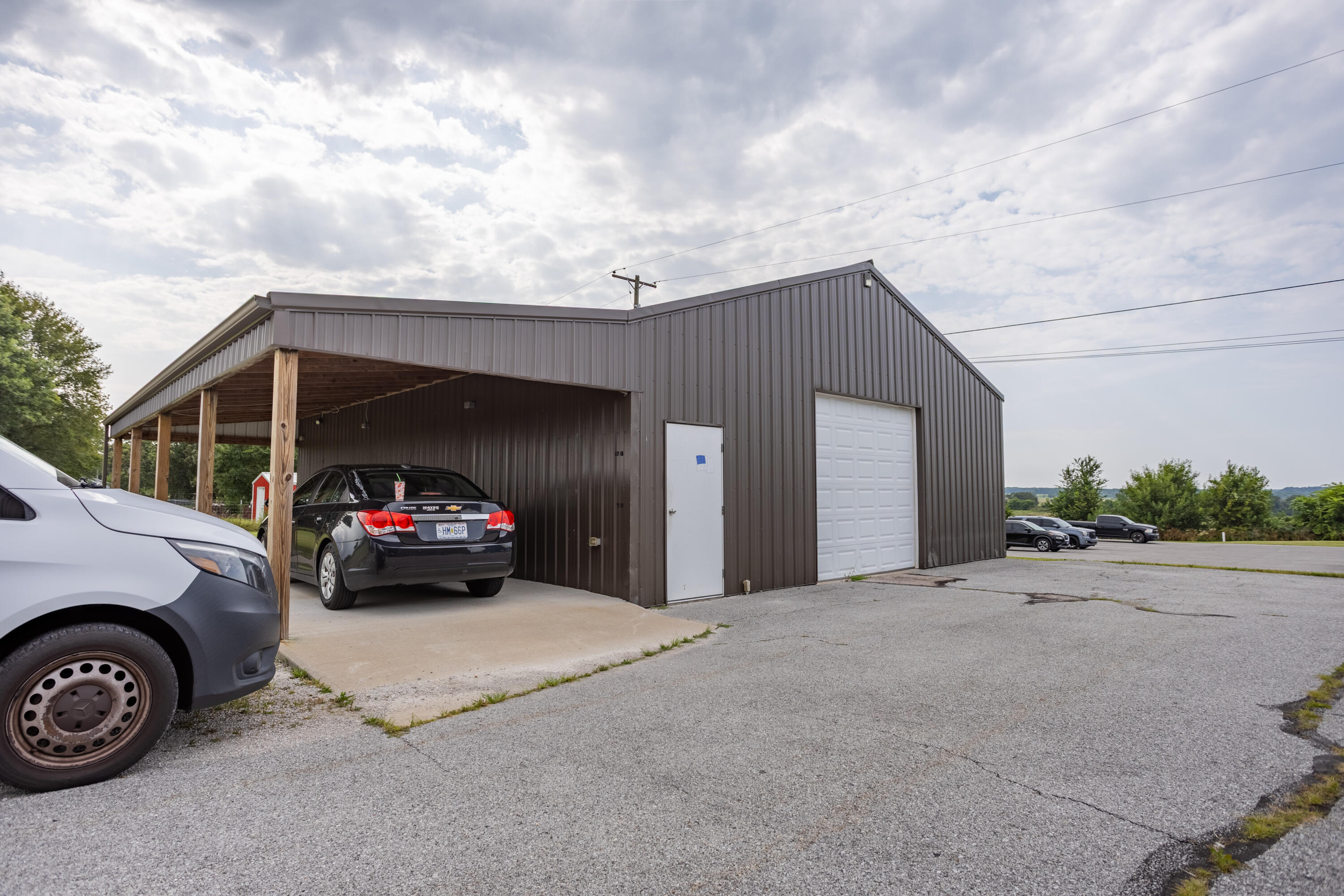Photo 5 - Commercial Sale for sale – 3100 S Elliott Avenue  Aurora, MO