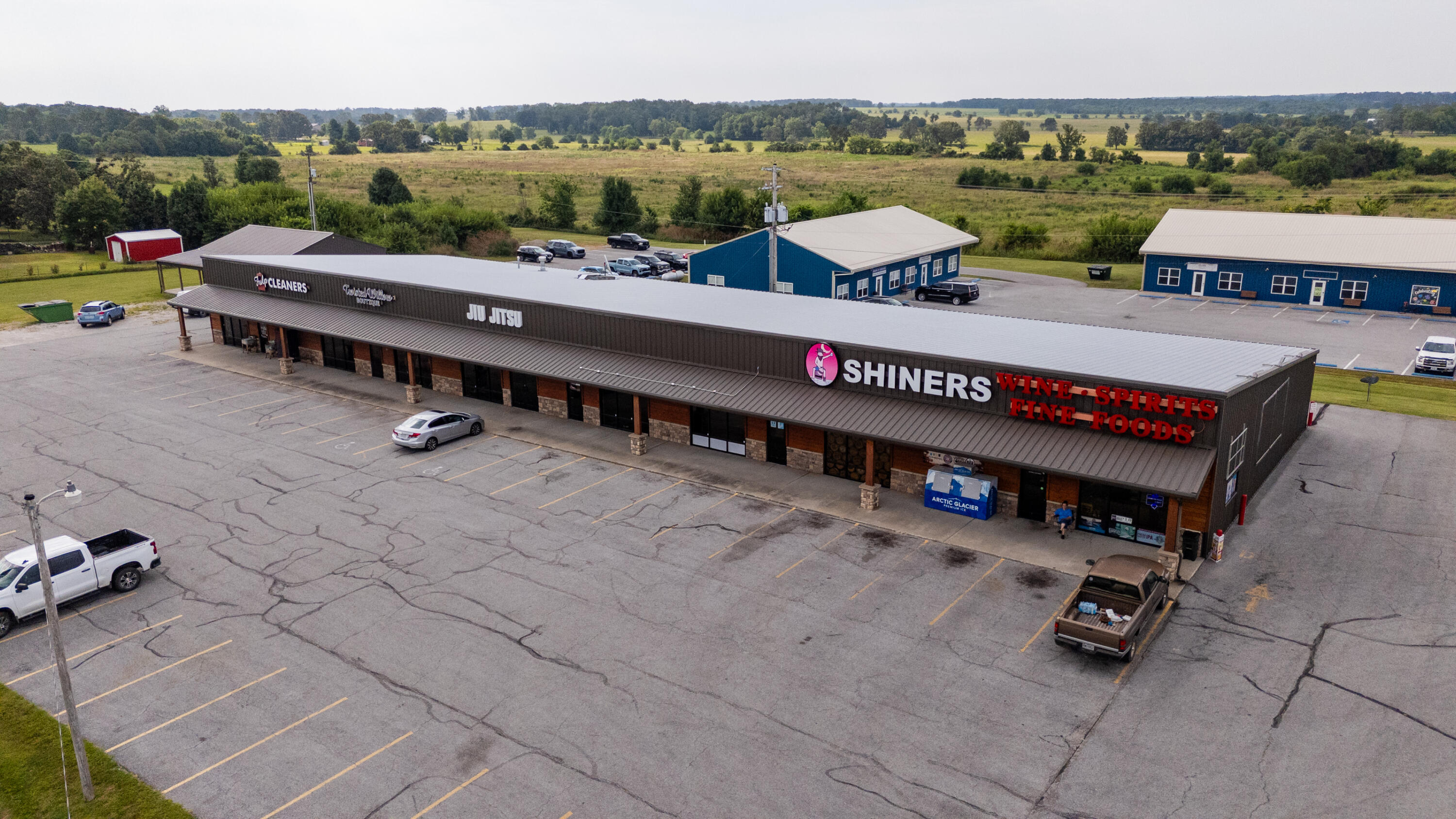 Photo 6 - Commercial Sale for sale – 3100 S Elliott Avenue  Aurora, MO