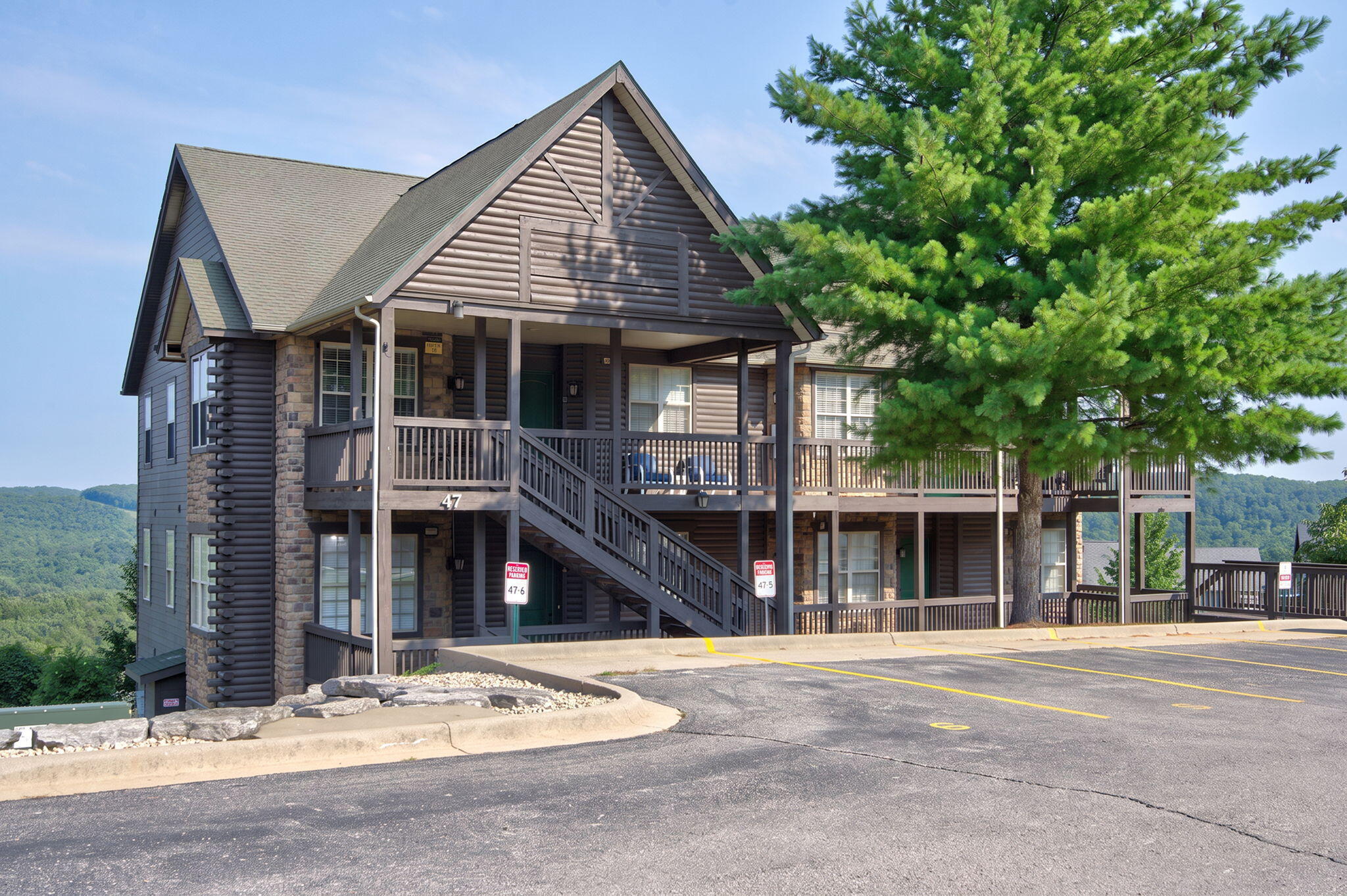 Photo 2 - Residential for sale – 47-3  Songbird Circle  Branson, MO