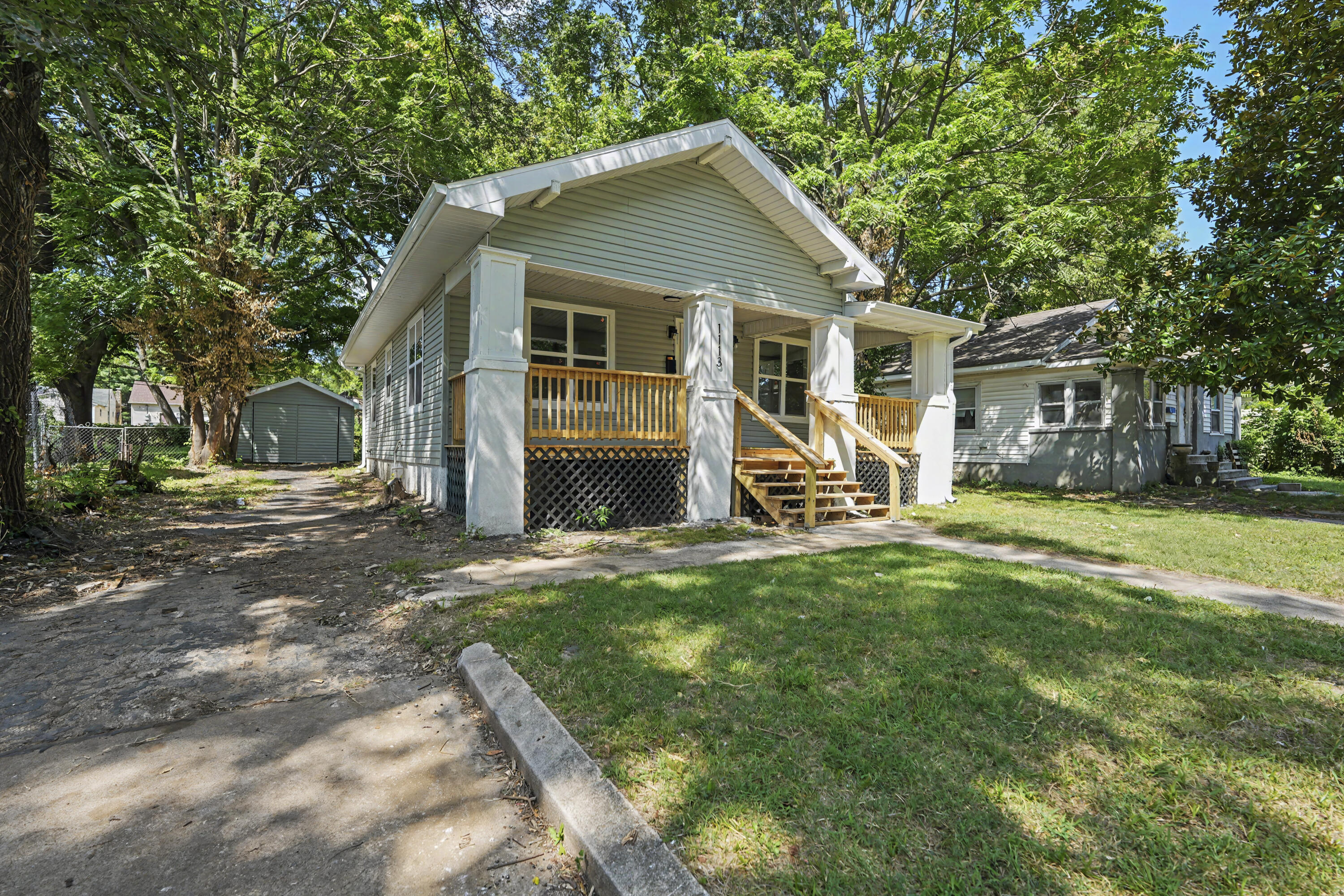 Photo 3 - Residential for sale – 1113 W Lynn Street  Springfield, MO