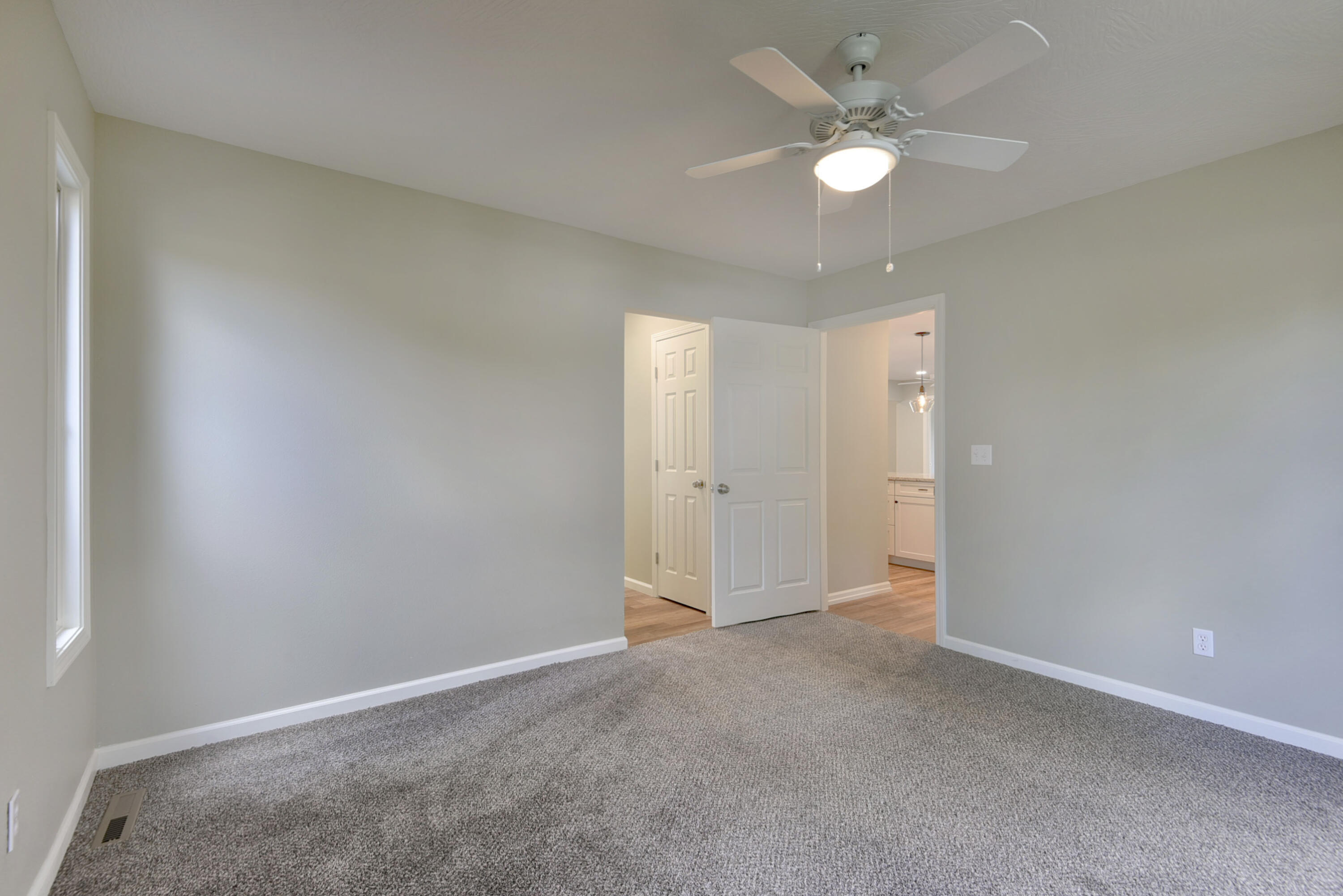 Photo 14 - Residential Lease for sale – 4  Kissee Avenue  Kimberling City, MO
