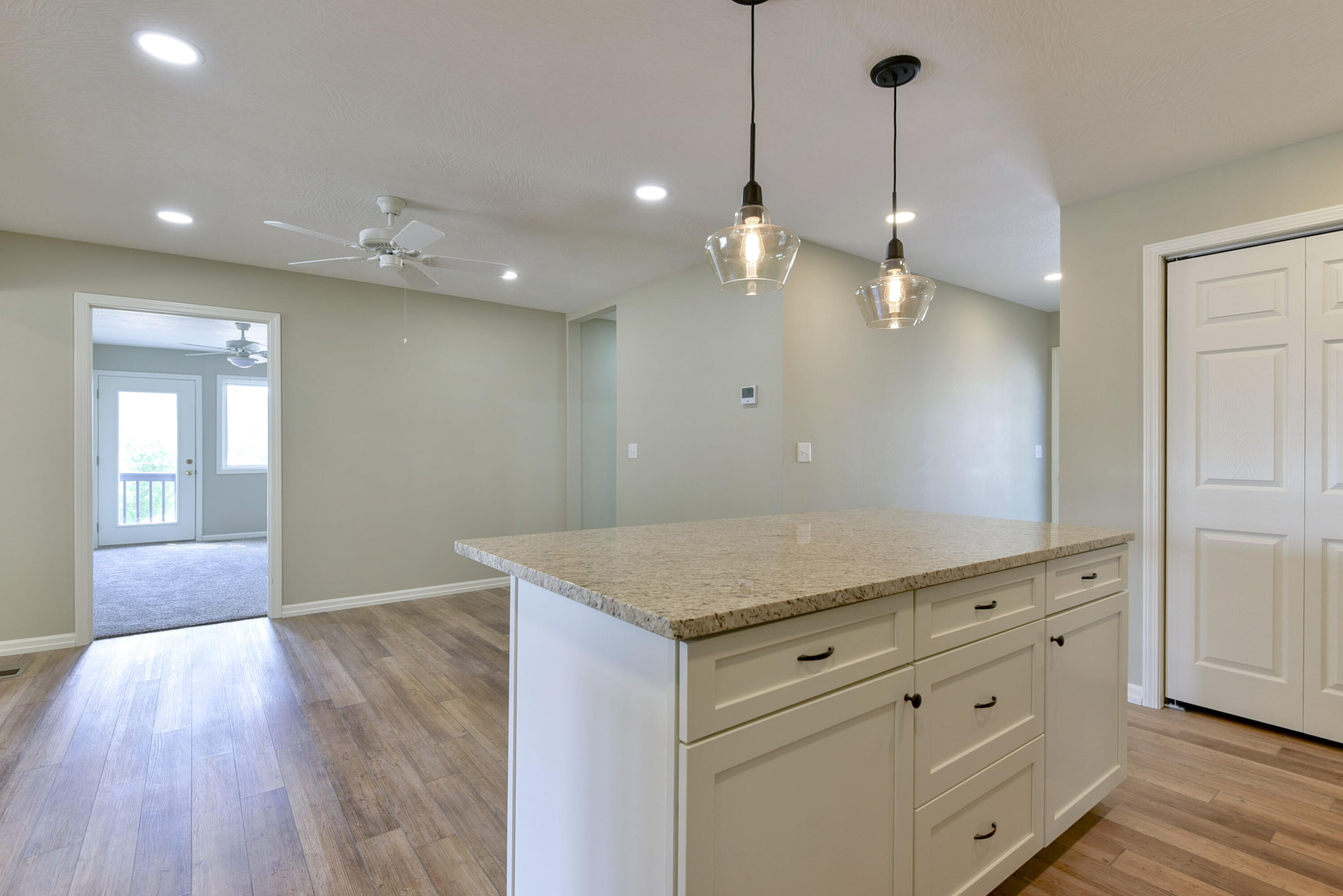 Photo 12 - Residential Lease for sale – 4  Kissee Avenue  Kimberling City, MO