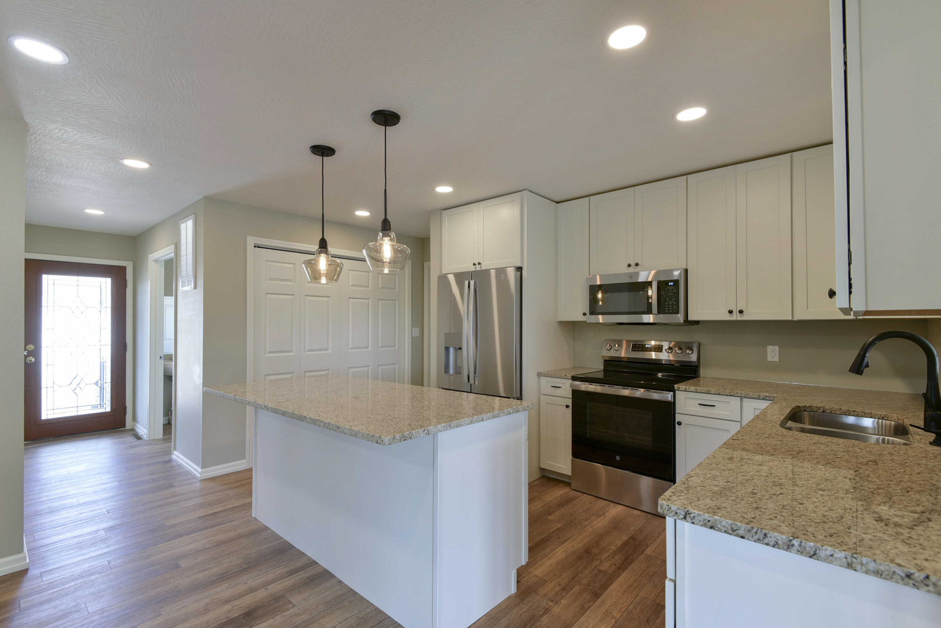 Photo 11 - Residential Lease for sale – 4  Kissee Avenue  Kimberling City, MO