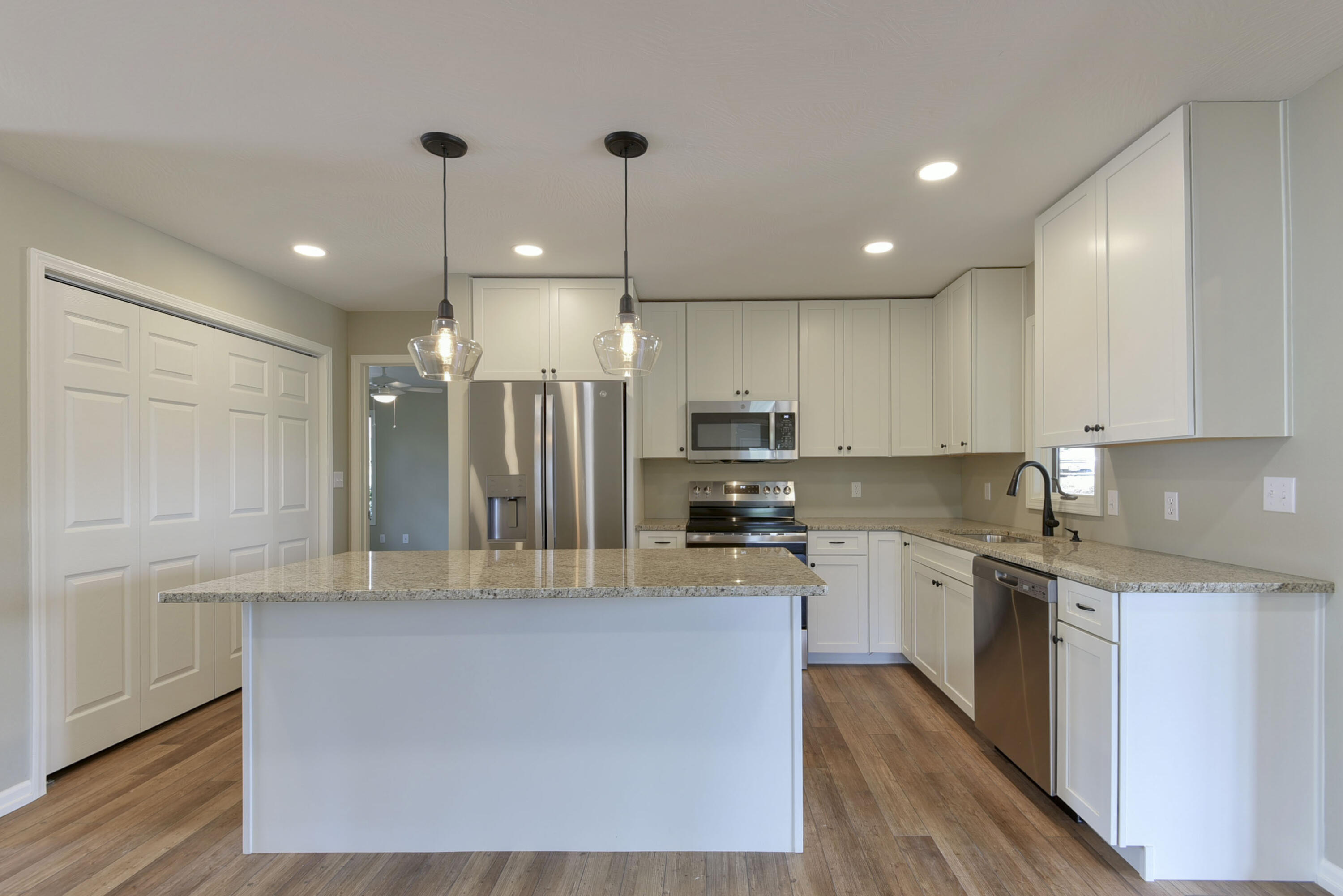 Photo 10 - Residential Lease for sale – 4  Kissee Avenue  Kimberling City, MO