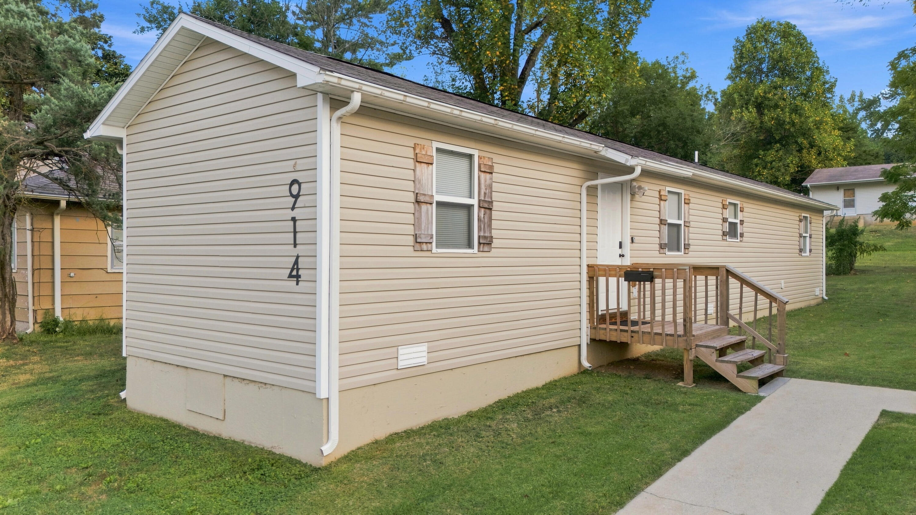 Commercial Sale for sale – 914  Renfrow Avenue  West Plains, MO
