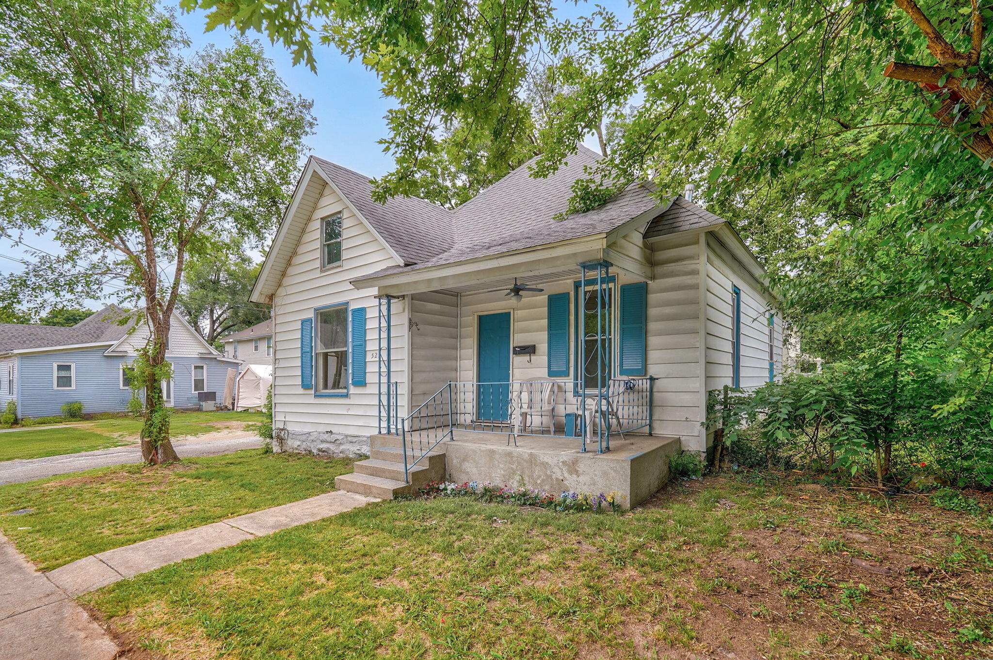 Photo 2 - Residential for sale – 521 W Harrison Street  Springfield, MO
