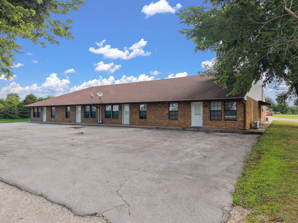 Photo 5 - Residential Income for sale – 19824  State Highway 112   Cassville, MO
