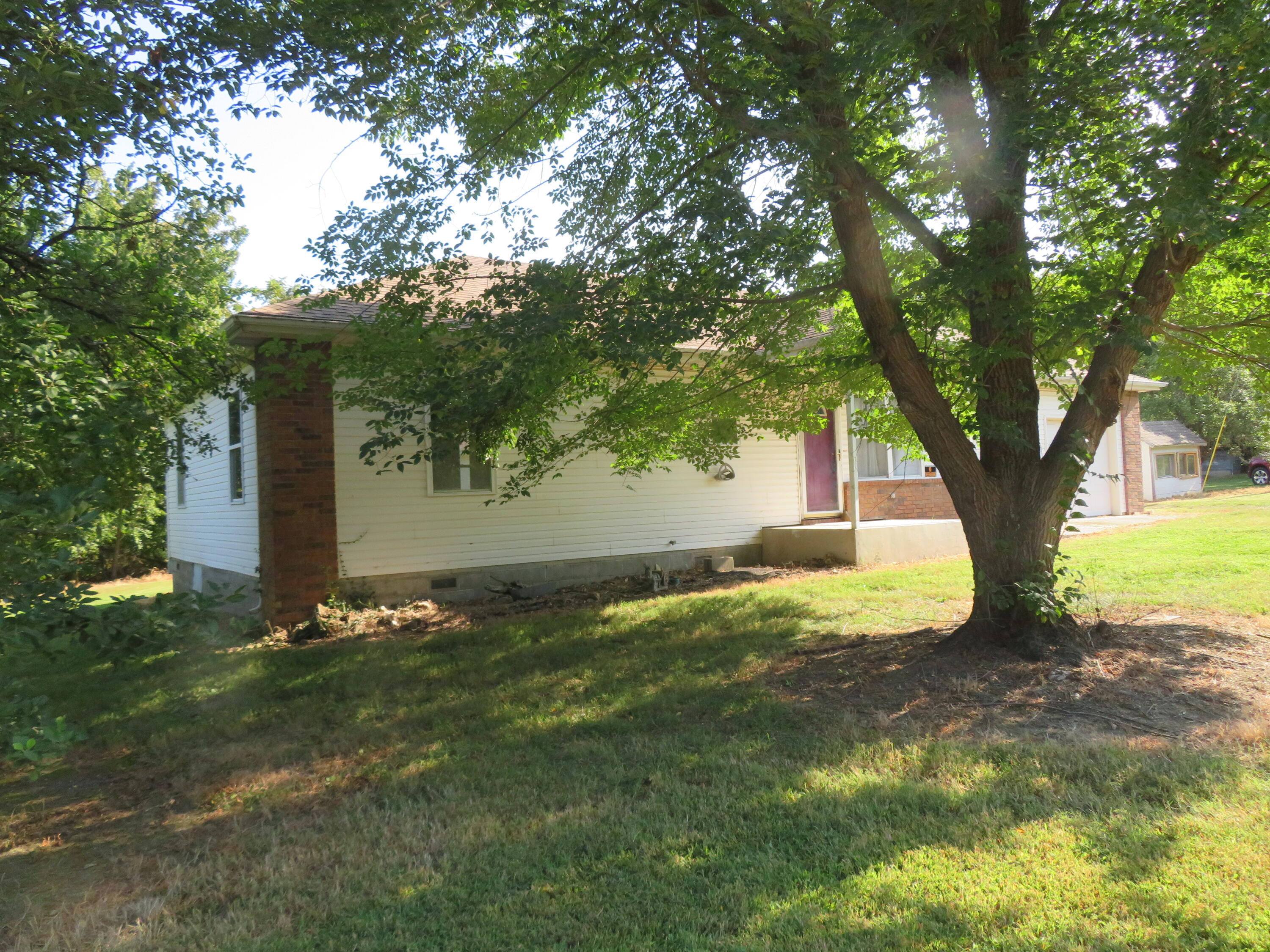 Photo 12 - Residential for sale – 411 E 330th Road  Humansville, MO