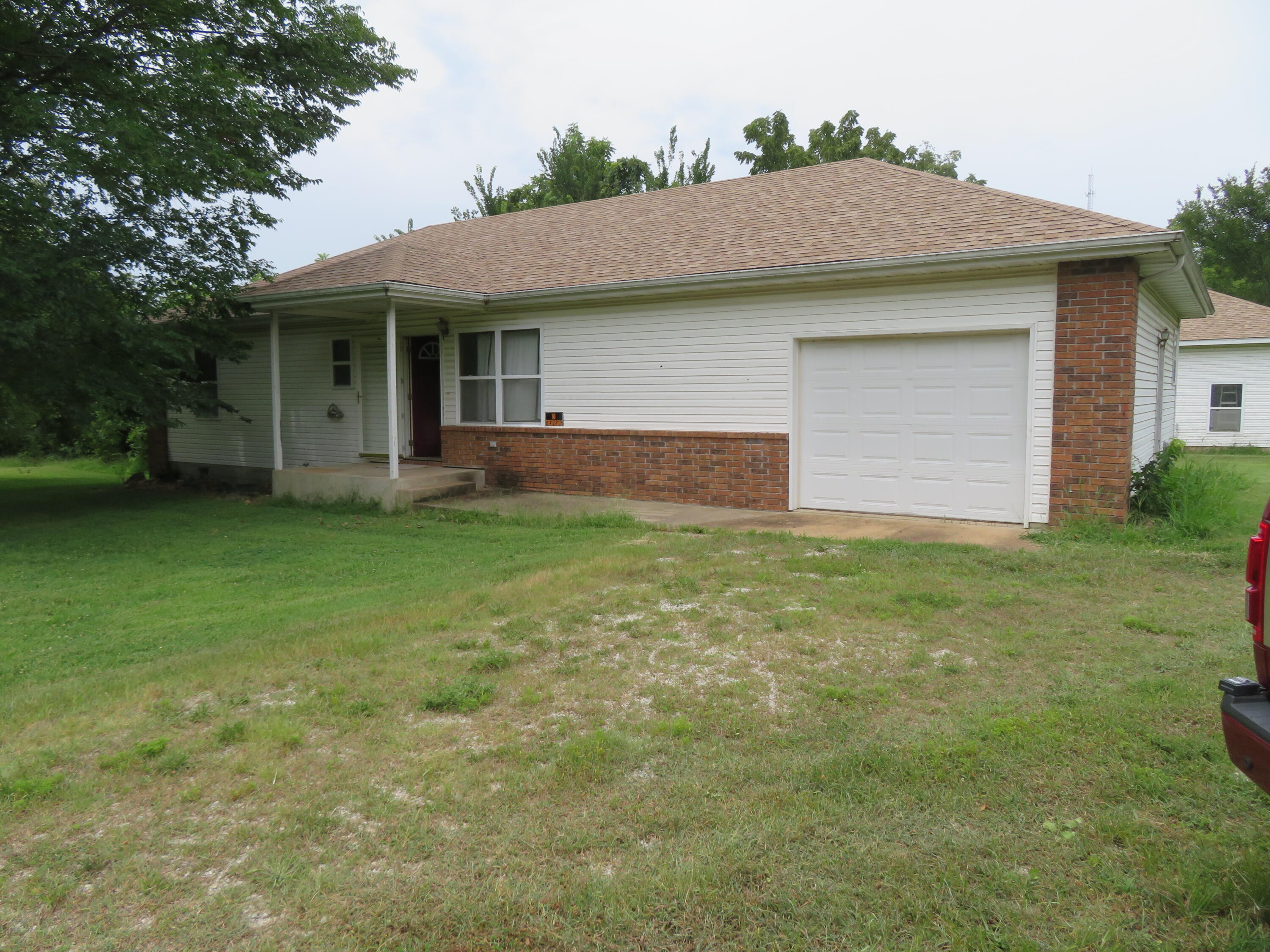 Photo 4 - Residential for sale – 411 E 330th Road  Humansville, MO